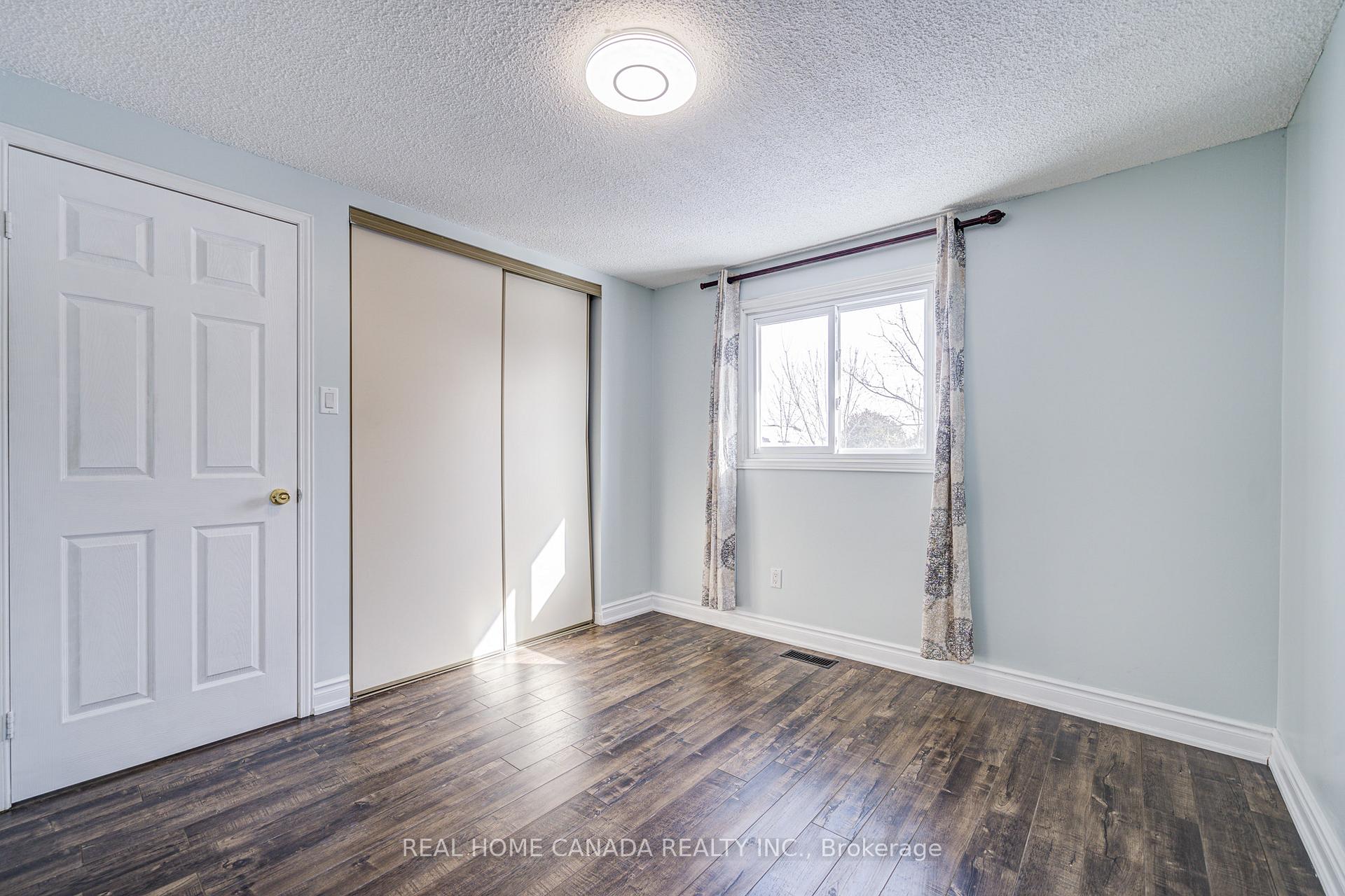 Photo 23 of 21 Hallen Road, Brampton, Fletcher's West — HOMEH