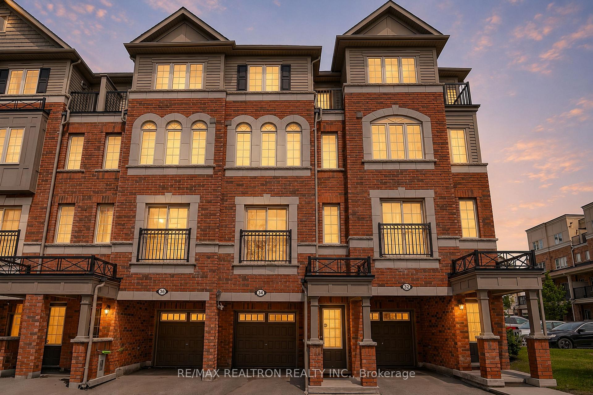 Photo 2 of 34 Glenstal Path, Oshawa, Windfields — HOMEH
