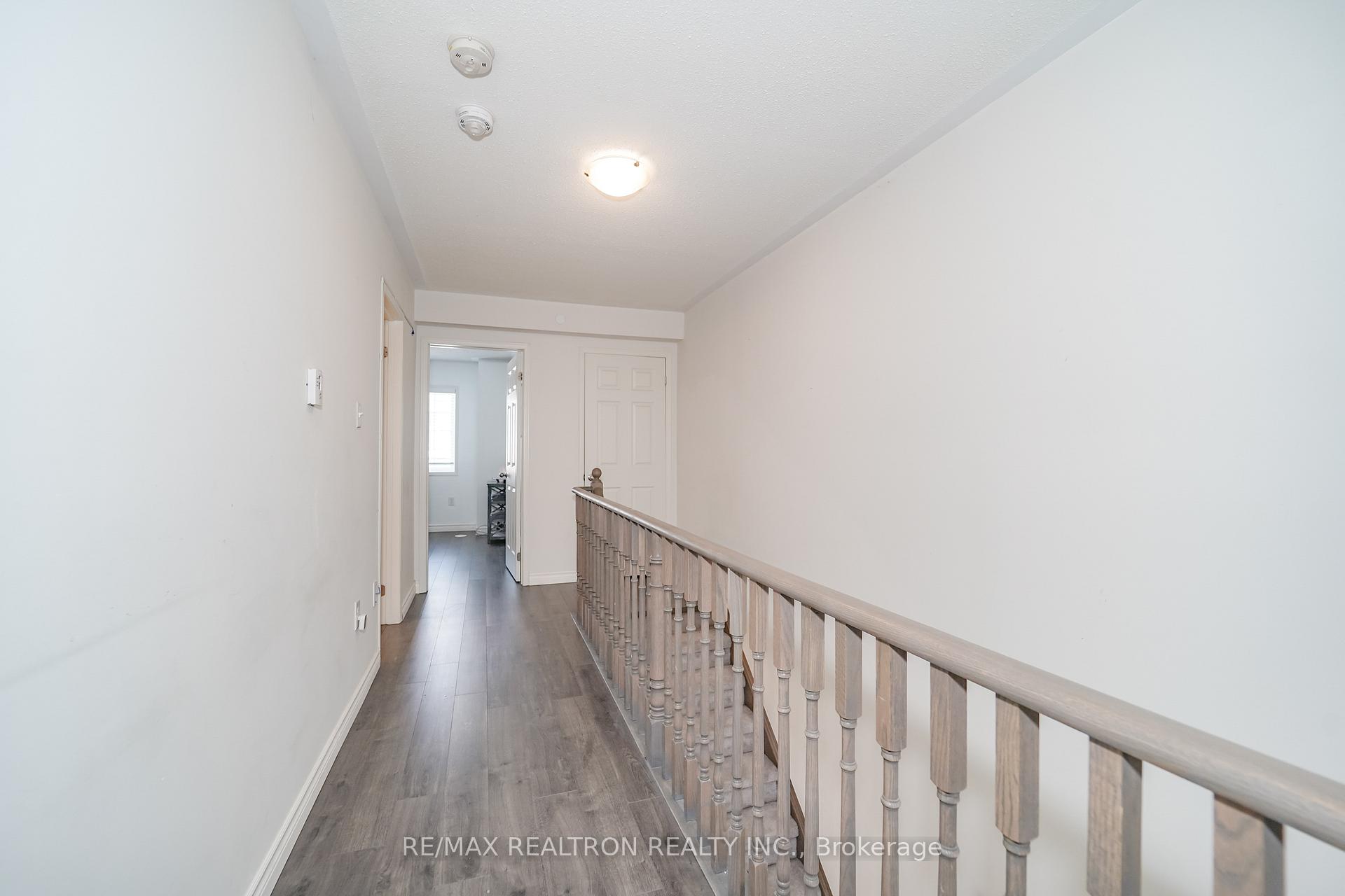 Photo 7 of 34 Glenstal Path, Oshawa, Windfields — HOMEH