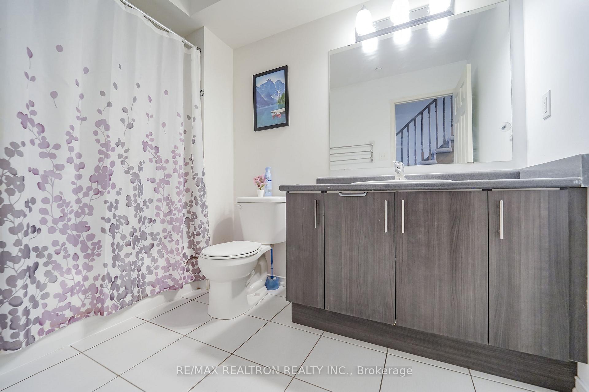 Photo 12 of 34 Glenstal Path, Oshawa, Windfields — HOMEH