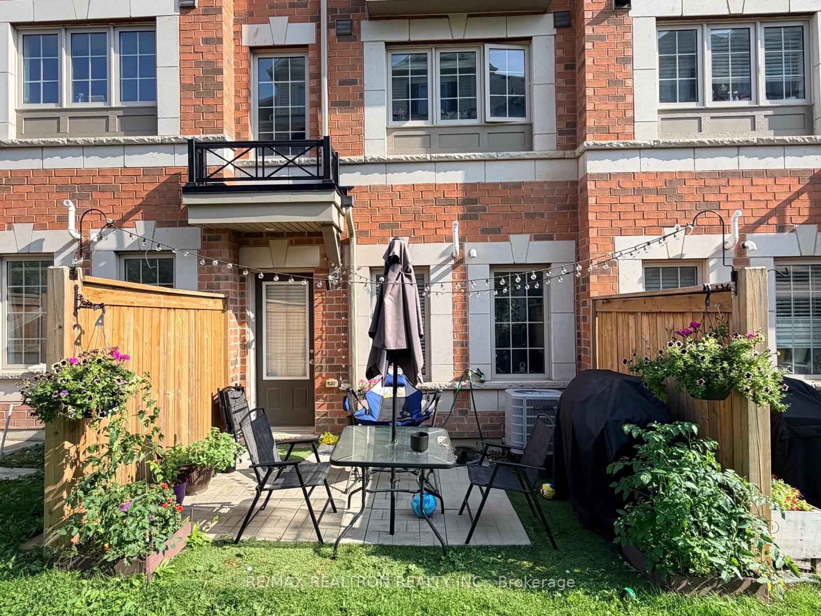 Photo 19 of 34 Glenstal Path, Oshawa, Windfields — HOMEH