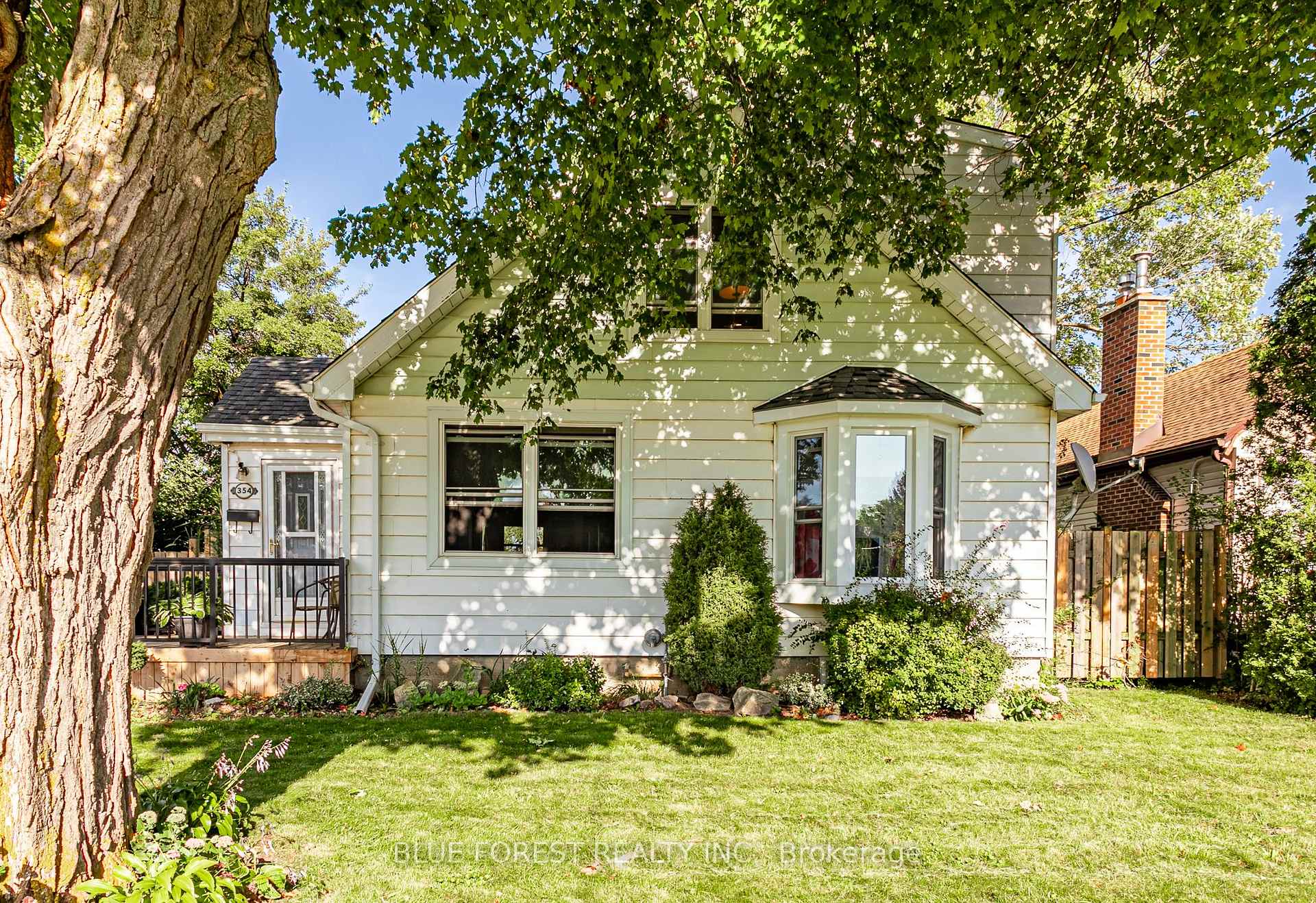 Photo 2 of 354 Calgary Street, London, East H — HOMEH