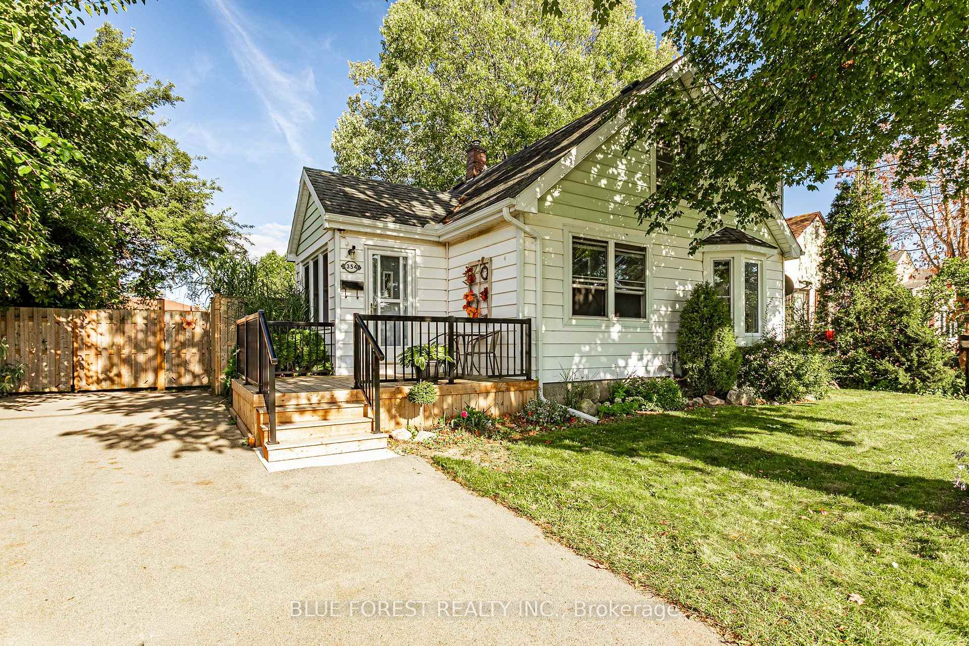 Photo of 354 Calgary Street