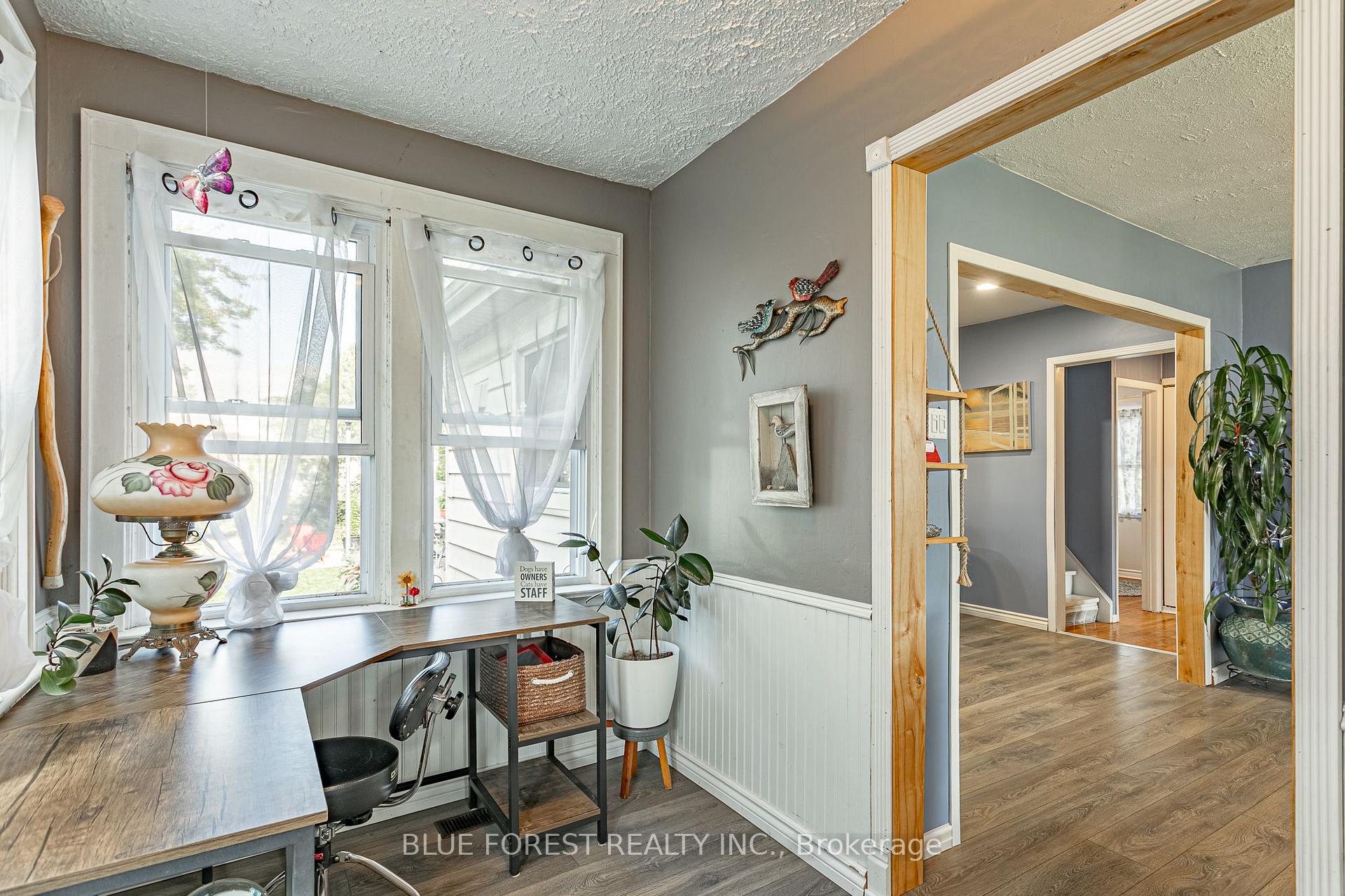 Photo 6 of 354 Calgary Street, London, East H — HOMEH