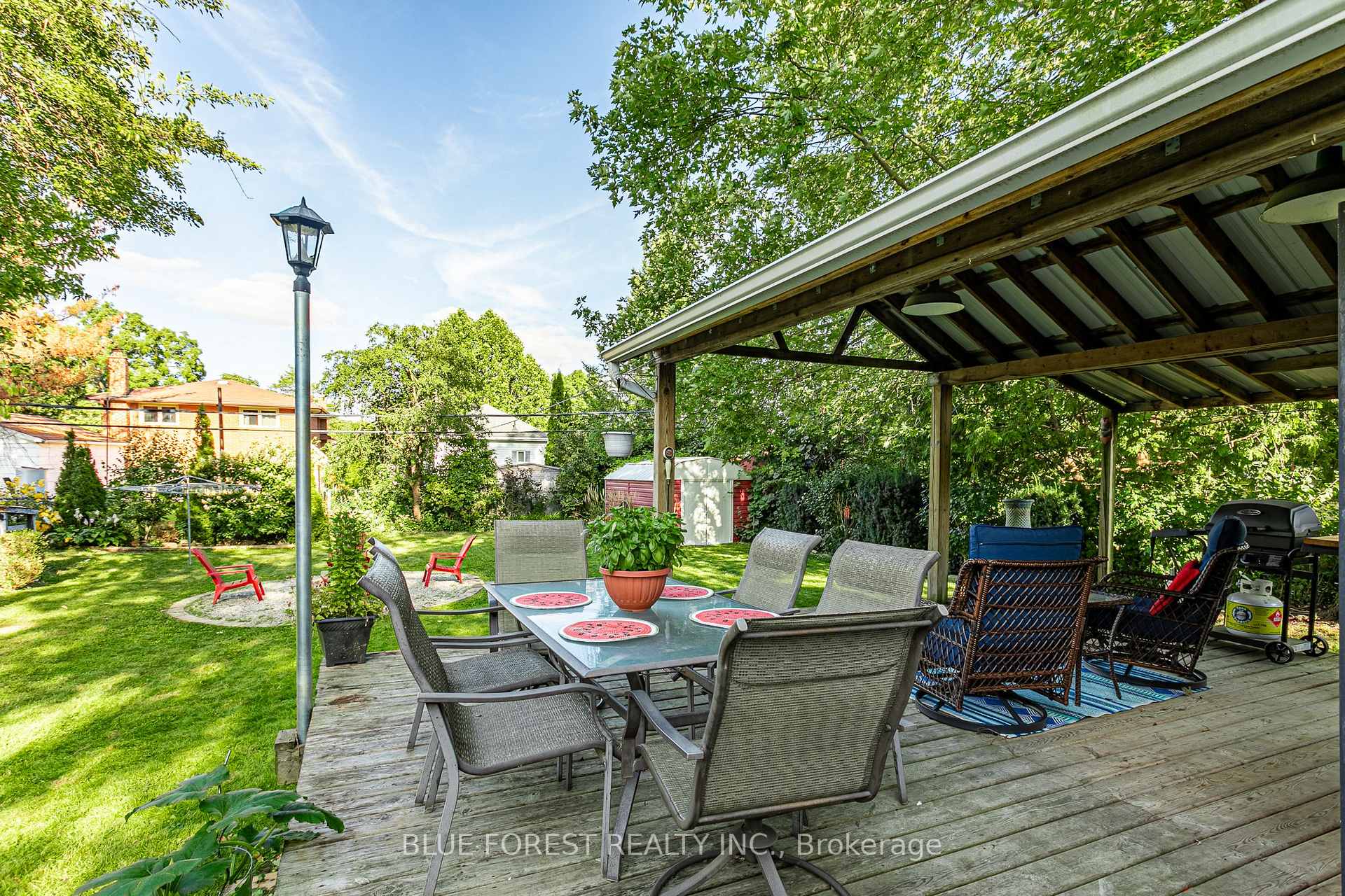 Photo 3 of 354 Calgary Street, London, East H — HOMEH