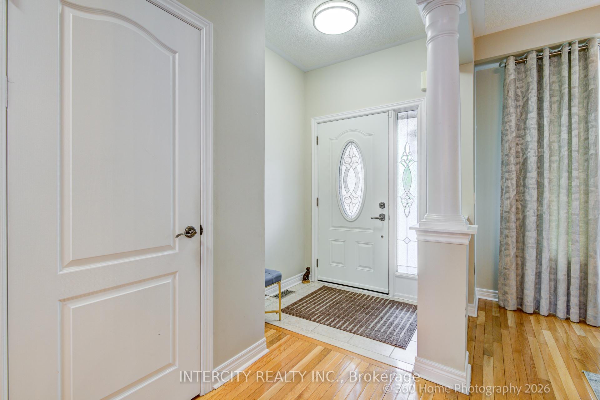 Photo 3 of 27 Modesto Crescent, Brampton, Bram East — HOMEH