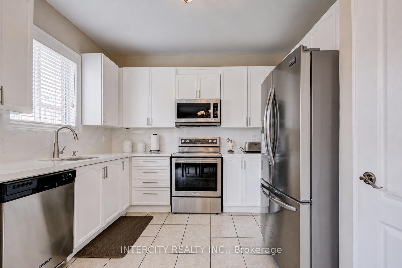 Photo 9 of 27 Modesto Crescent, Brampton, Bram East — HOMEH