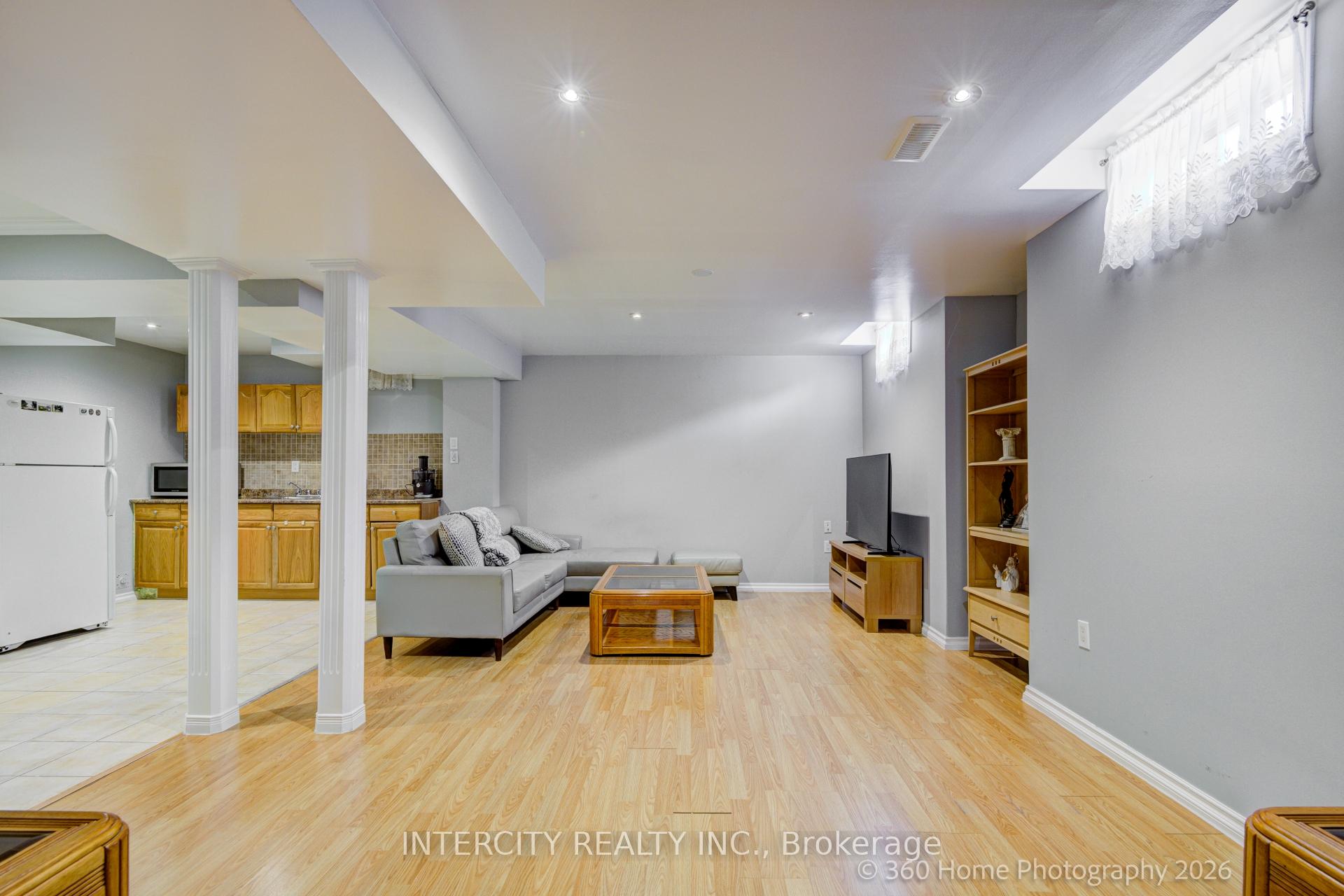Photo 23 of 27 Modesto Crescent, Brampton, Bram East — HOMEH