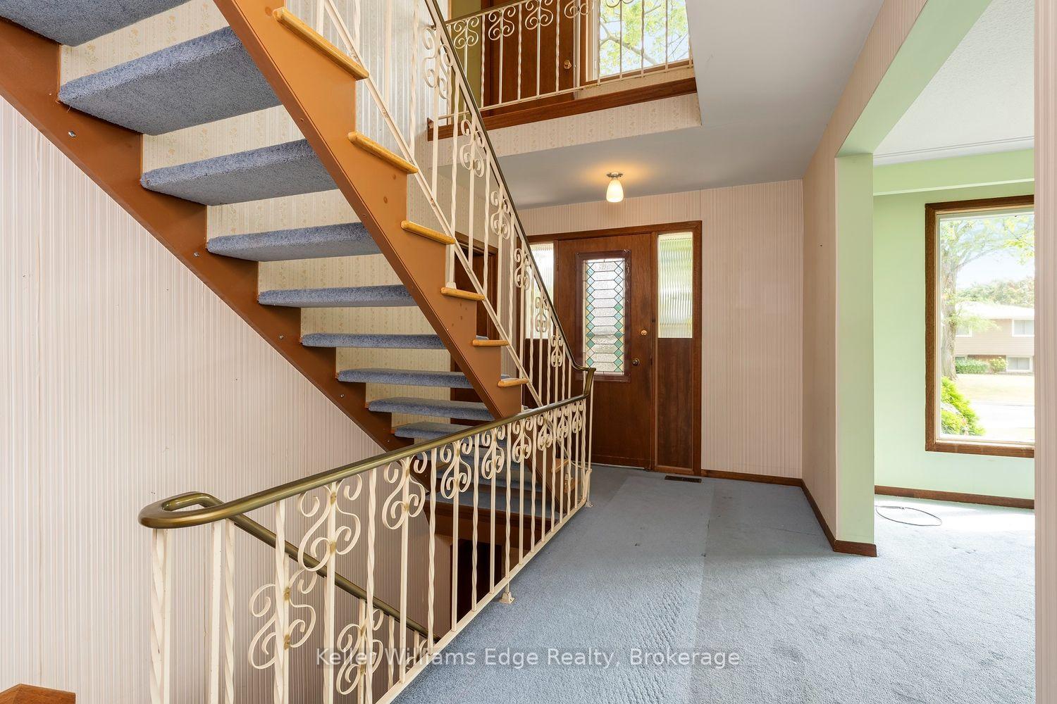 Photo 4 of 5197 Cherryhill Crescent, Burlington, Appleby — HOMEH