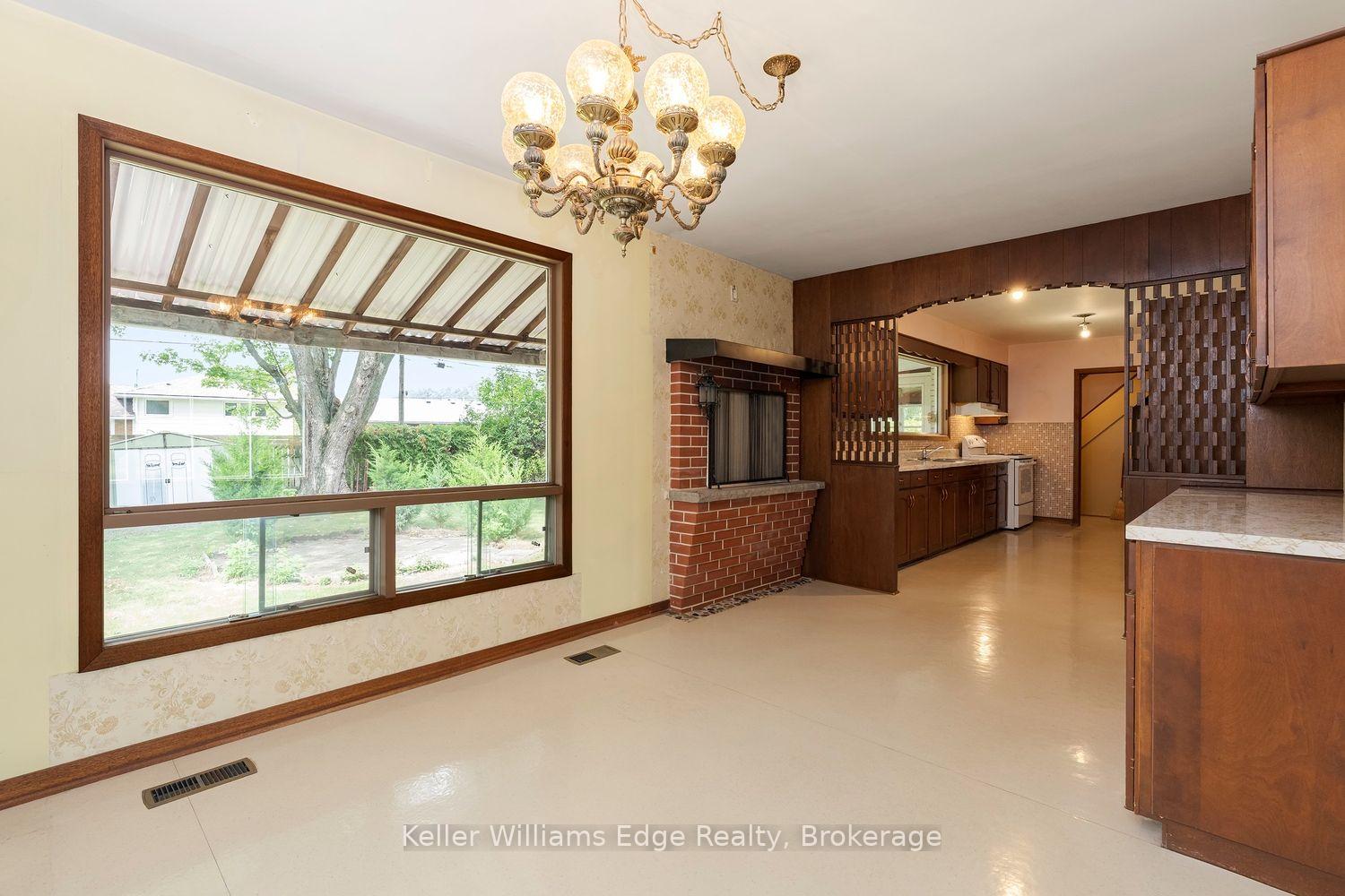 Photo 10 of 5197 Cherryhill Crescent, Burlington, Appleby — HOMEH