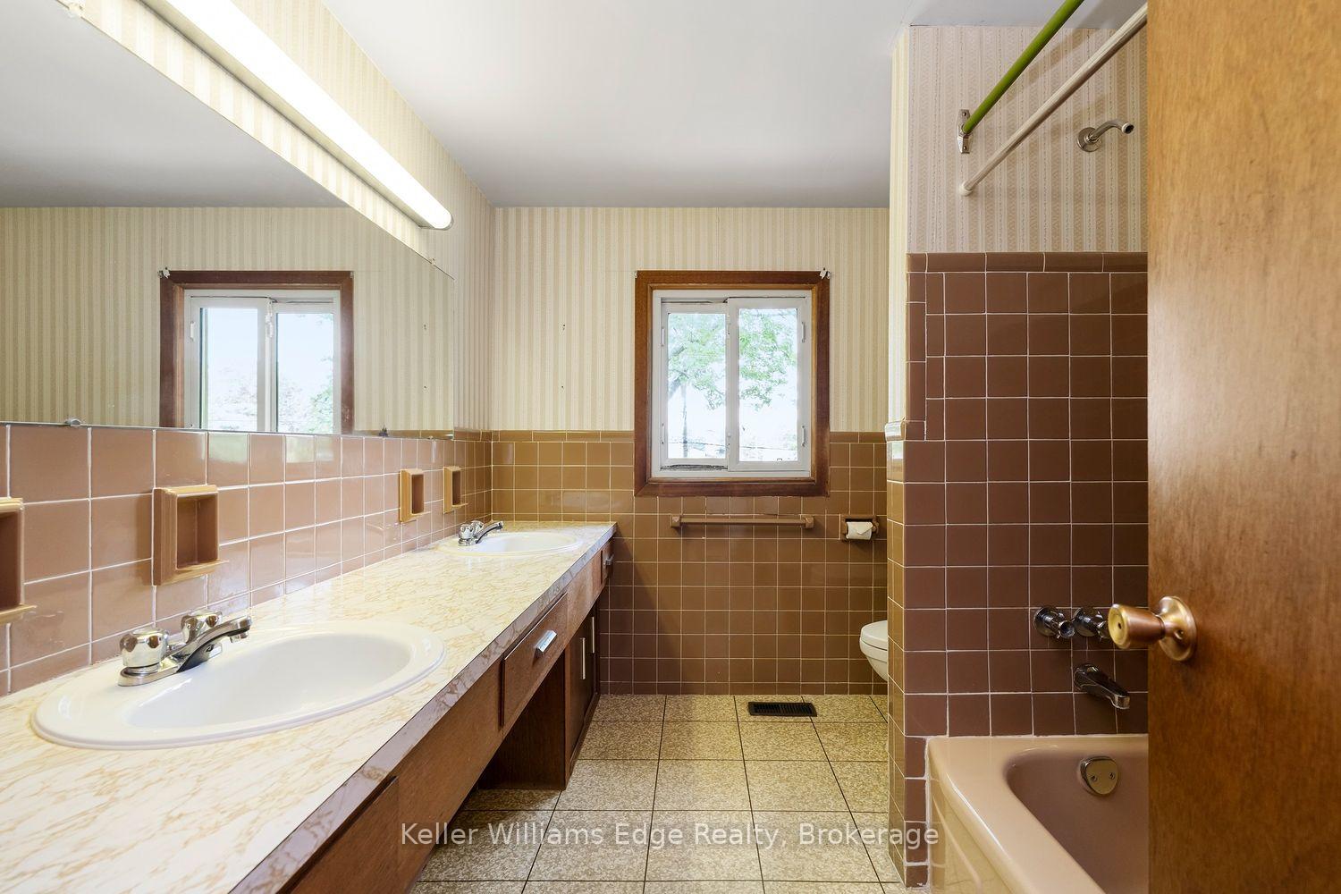 Photo 24 of 5197 Cherryhill Crescent, Burlington, Appleby — HOMEH