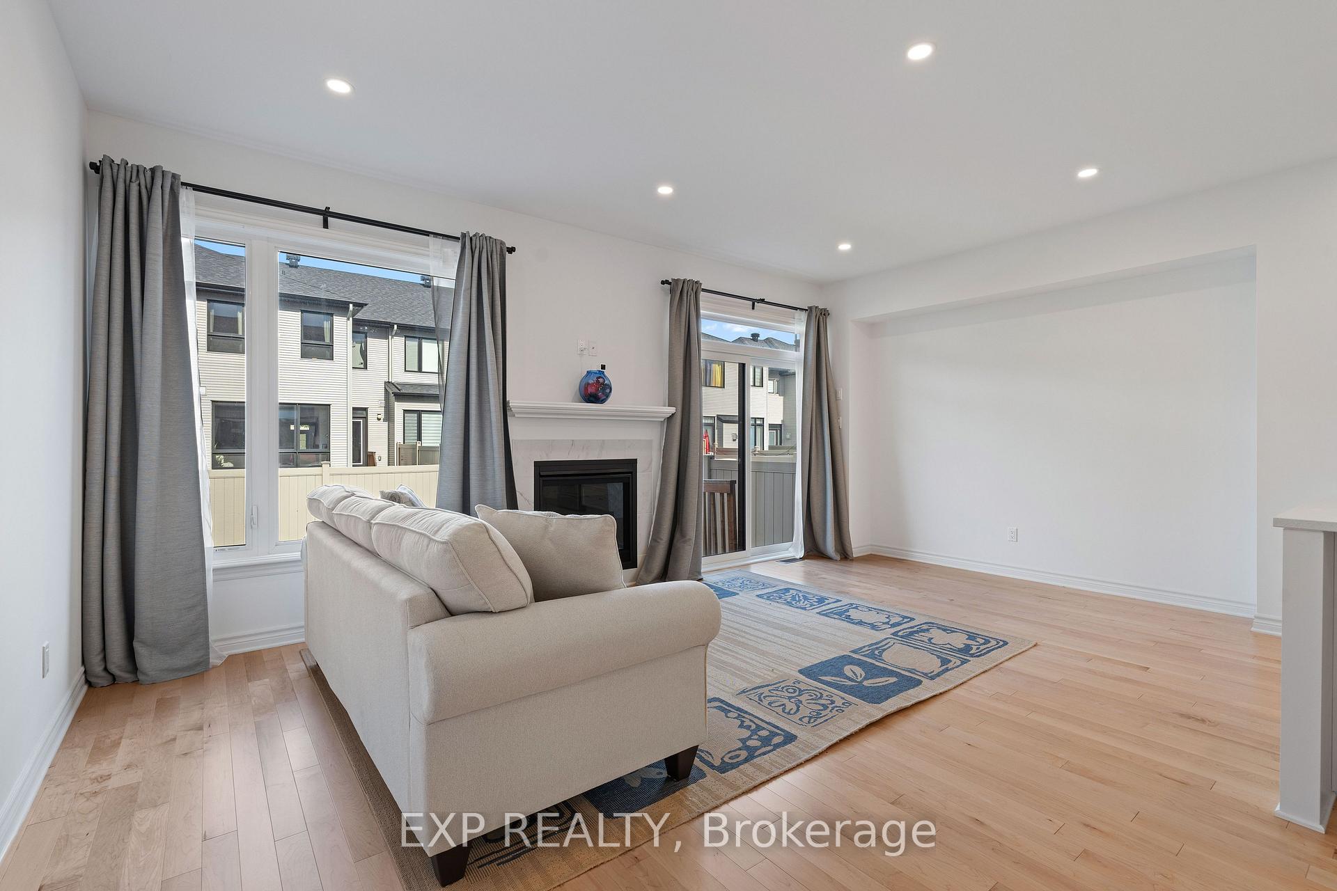 Photo 7 of 677 Cordelette Circle, Ottawa, Mer Bleue/Bradley Estates/Anderson Park — HOMEH