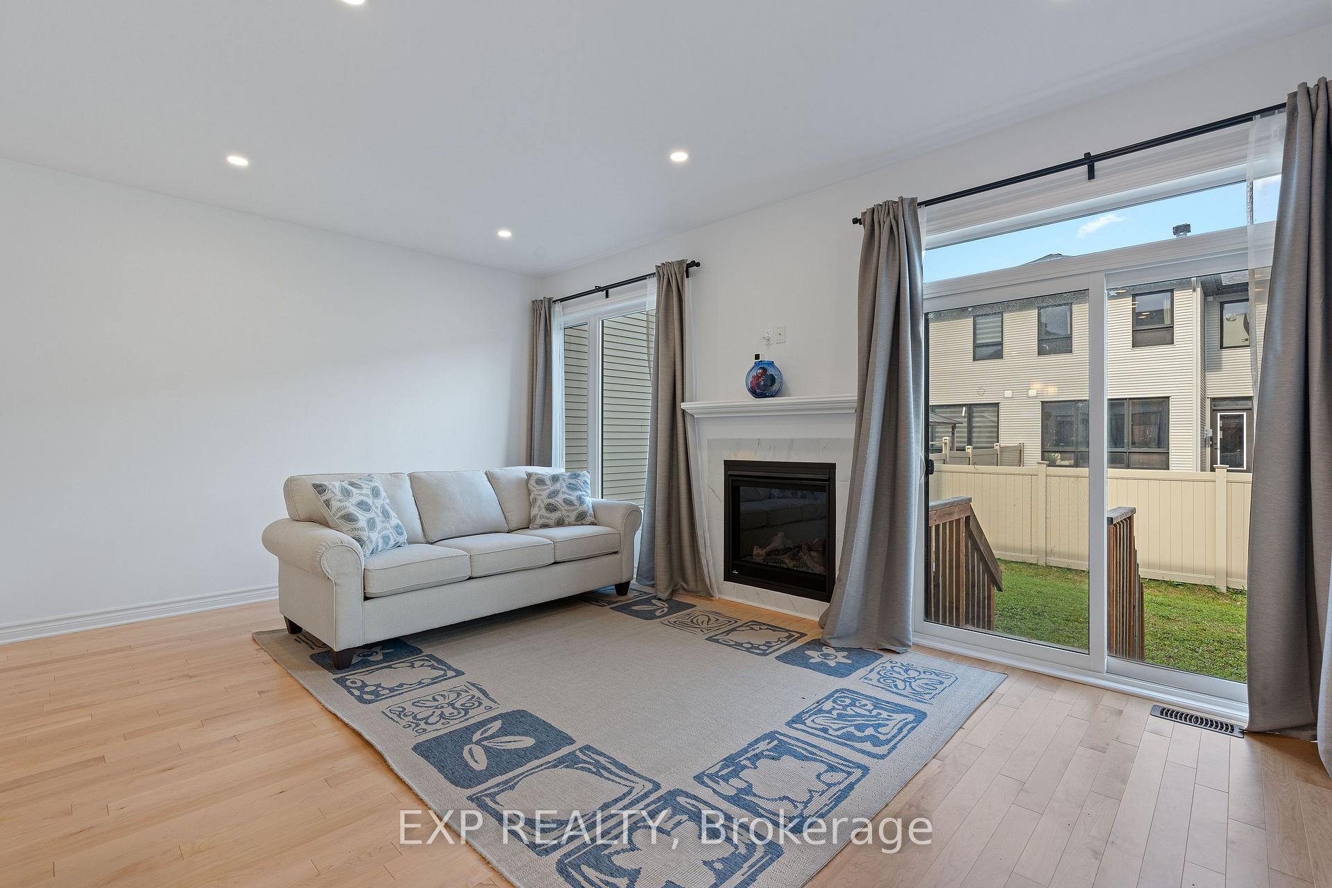 Photo 8 of 677 Cordelette Circle, Ottawa, Mer Bleue/Bradley Estates/Anderson Park — HOMEH
