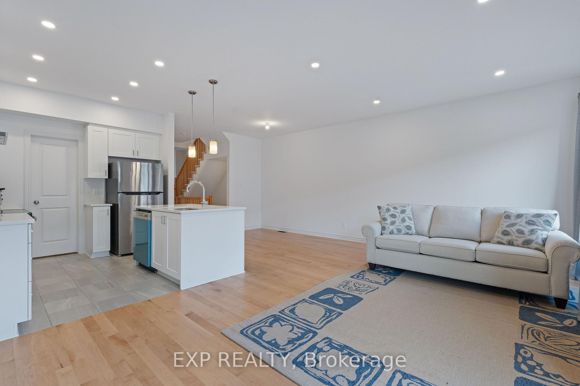 Photo 9 of 677 Cordelette Circle, Ottawa, Mer Bleue/Bradley Estates/Anderson Park — HOMEH