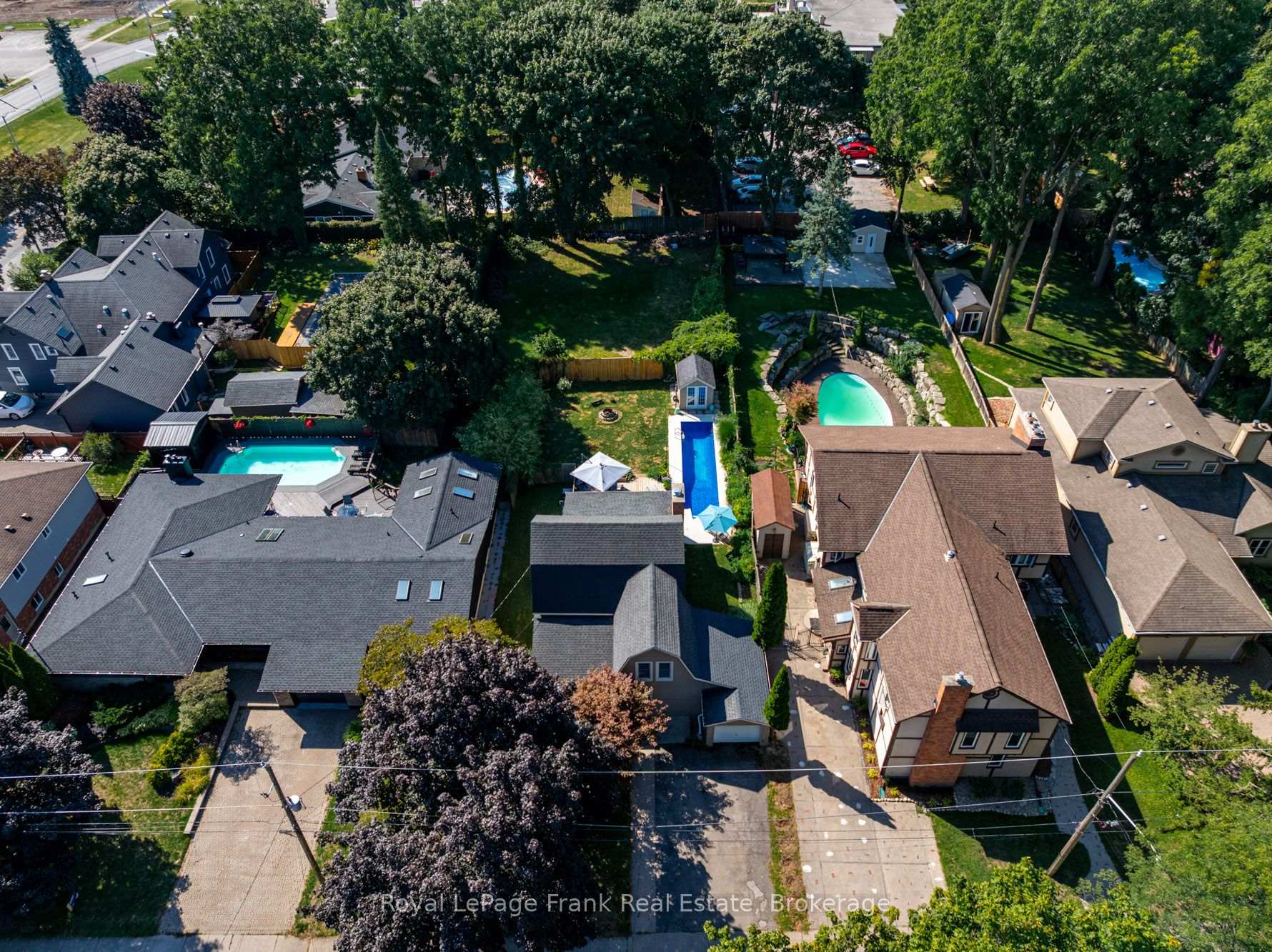 Photo of 6254 Russell Street