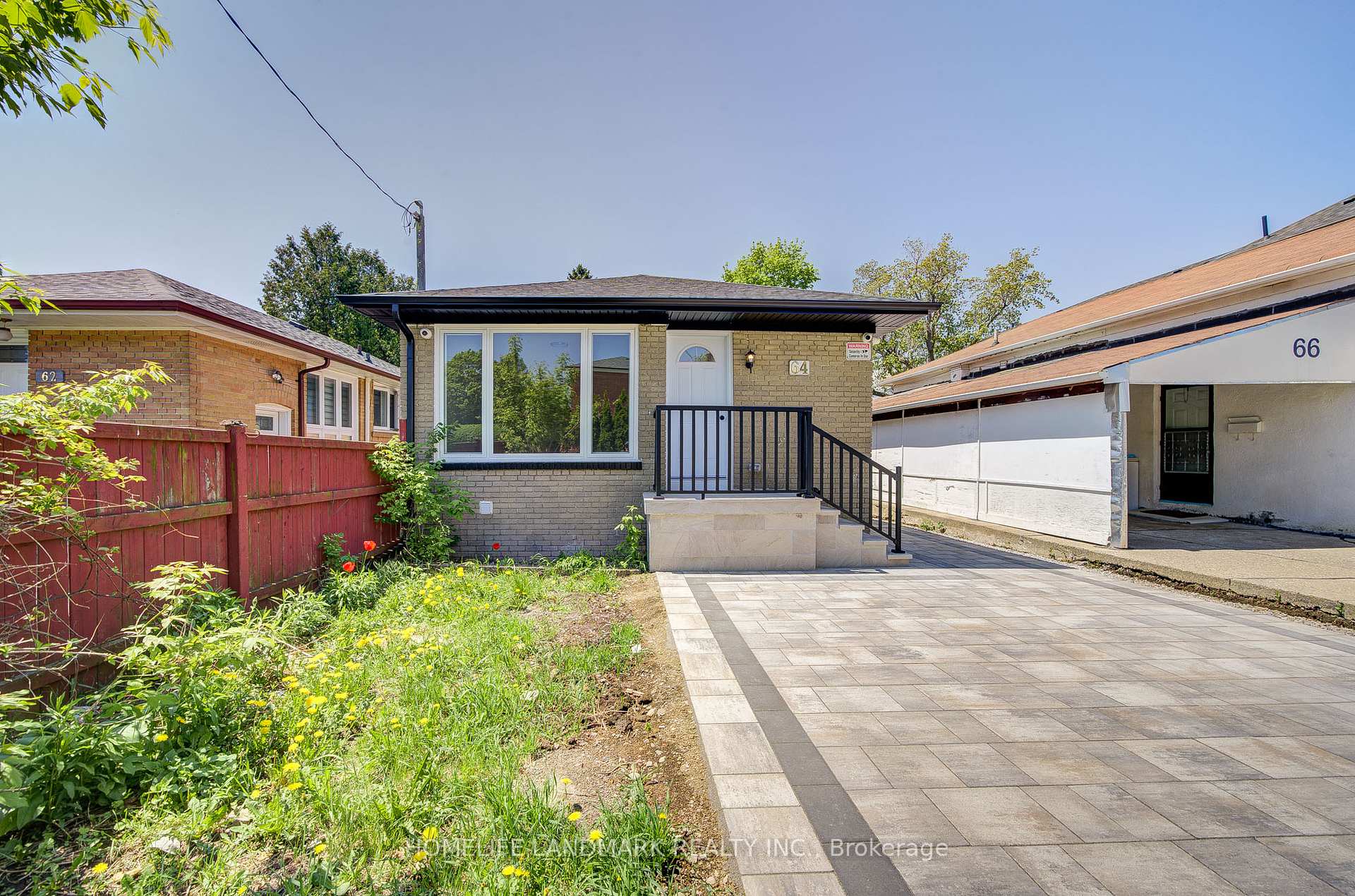 Photo 3 of 64 Laurel Avenue, Scarborough, Kennedy Park — HOMEH