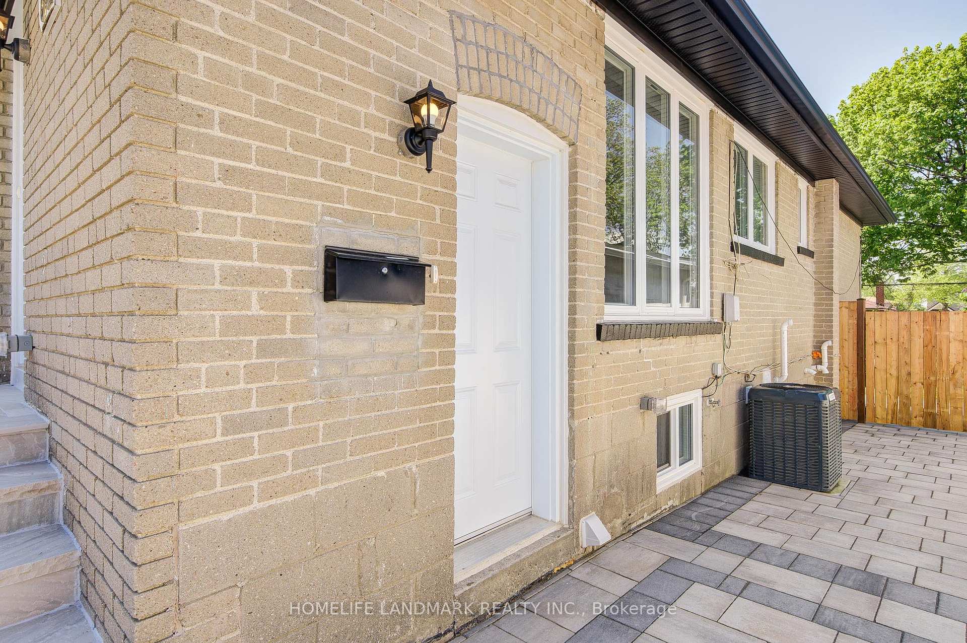 Photo 8 of 64 Laurel Avenue, Scarborough, Kennedy Park — HOMEH
