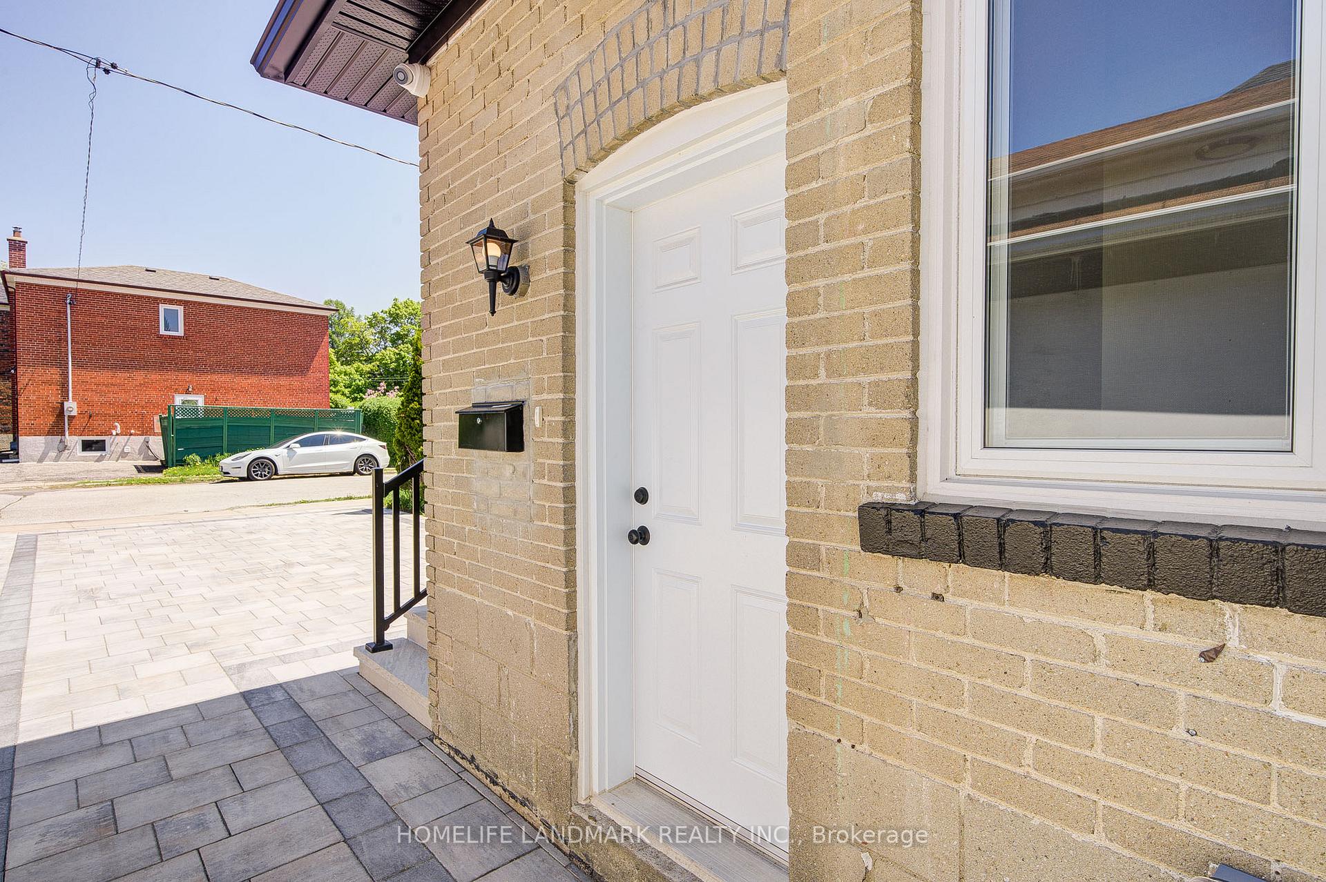 Photo 9 of 64 Laurel Avenue, Scarborough, Kennedy Park — HOMEH