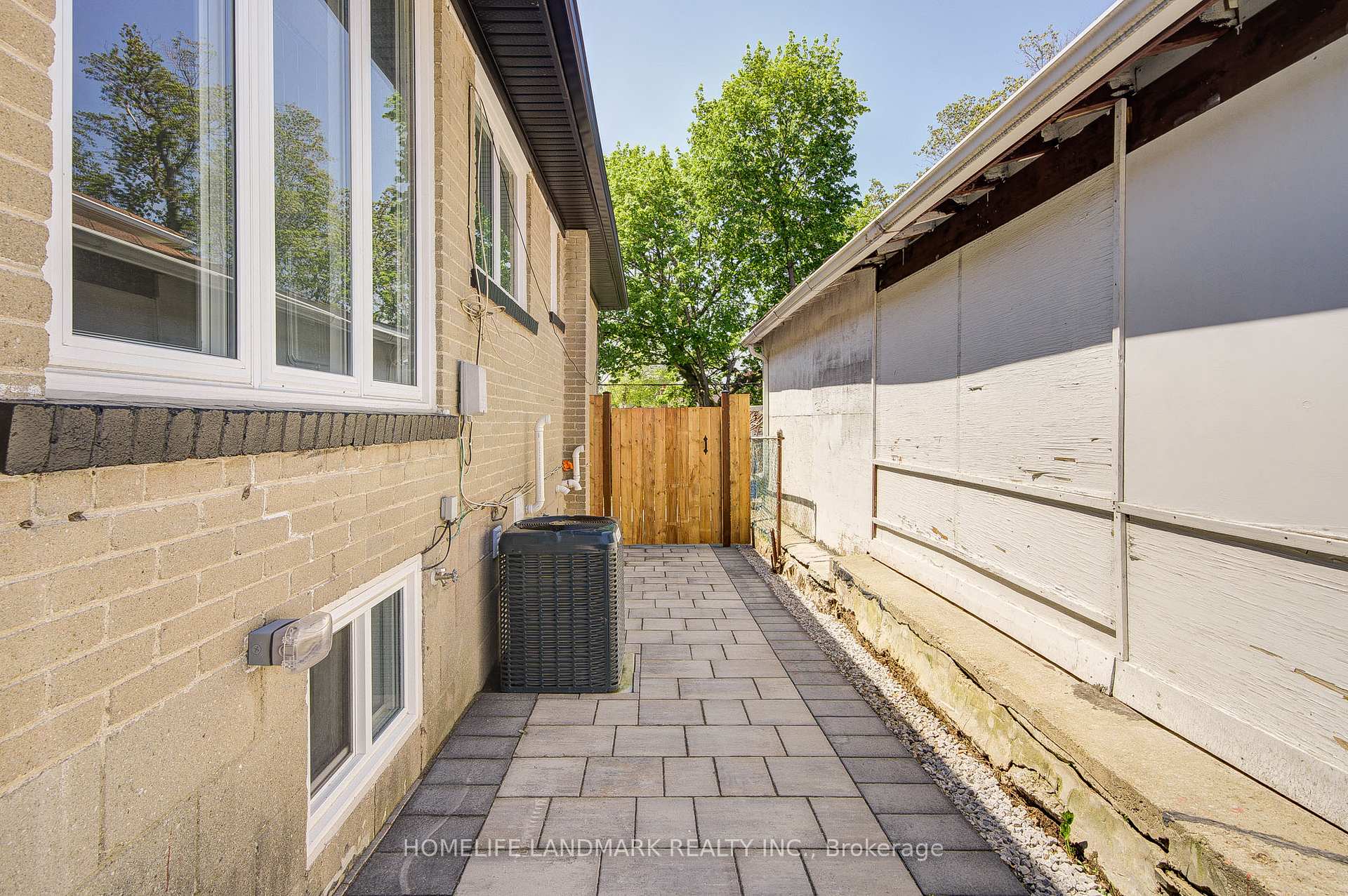 Photo 47 of 64 Laurel Avenue, Scarborough, Kennedy Park — HOMEH