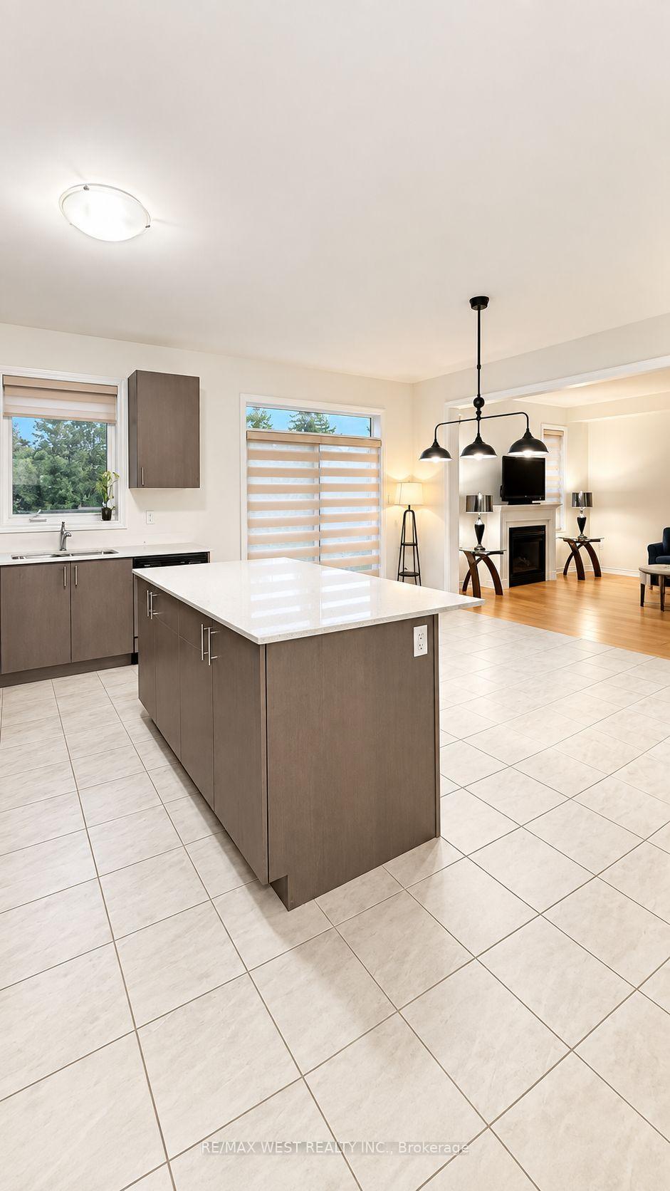 Photo 10 of 33 Connolly Road, Kawartha Lakes, Lindsay — HOMEH