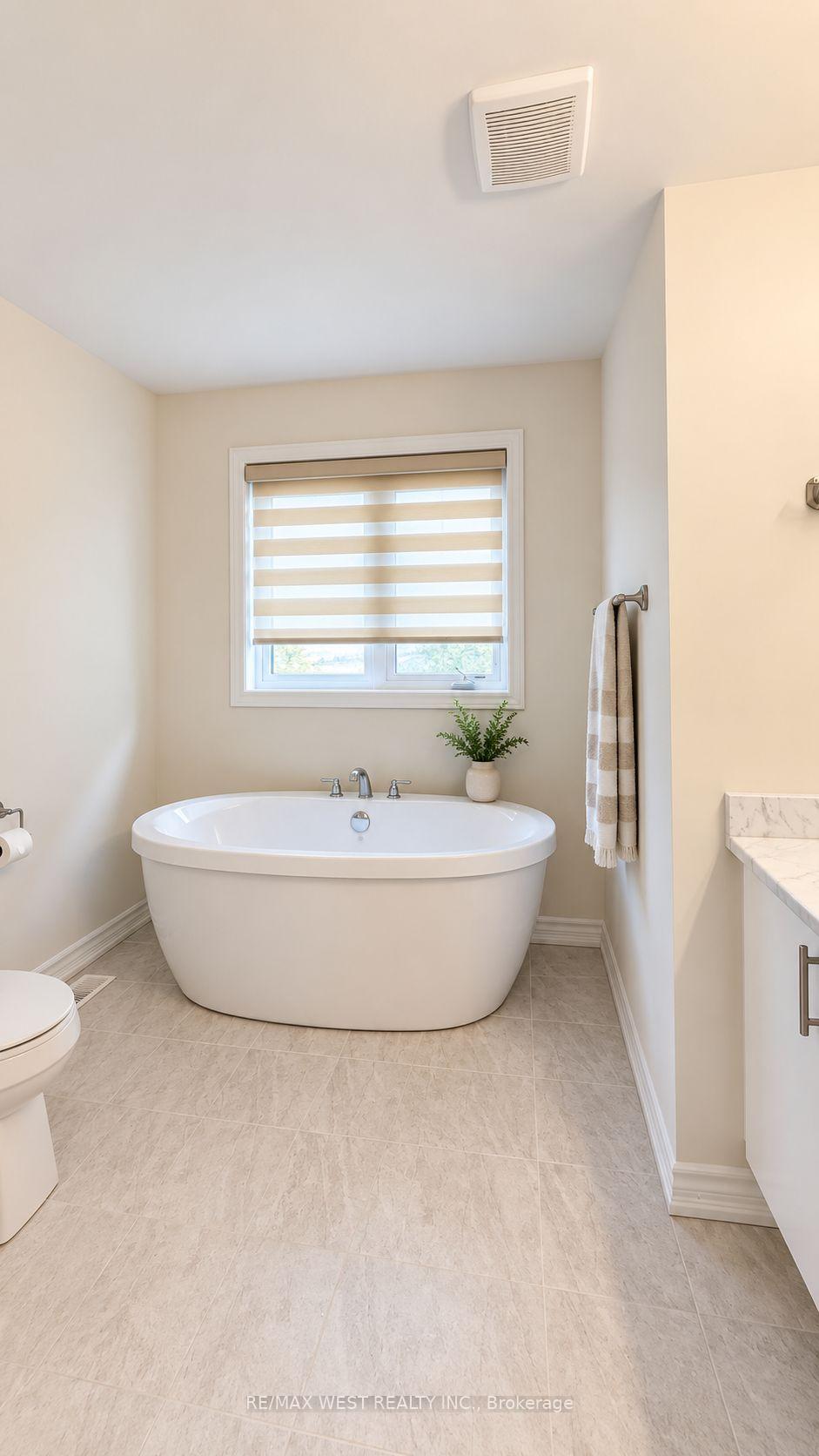 Photo 21 of 33 Connolly Road, Kawartha Lakes, Lindsay — HOMEH