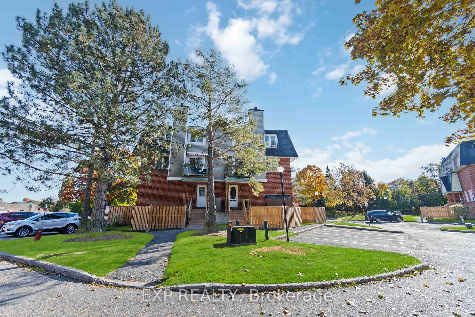 Photo 2 of Unit 207, 6 Terrace Drive, Ottawa, Westcliffe Estates — HOMEH