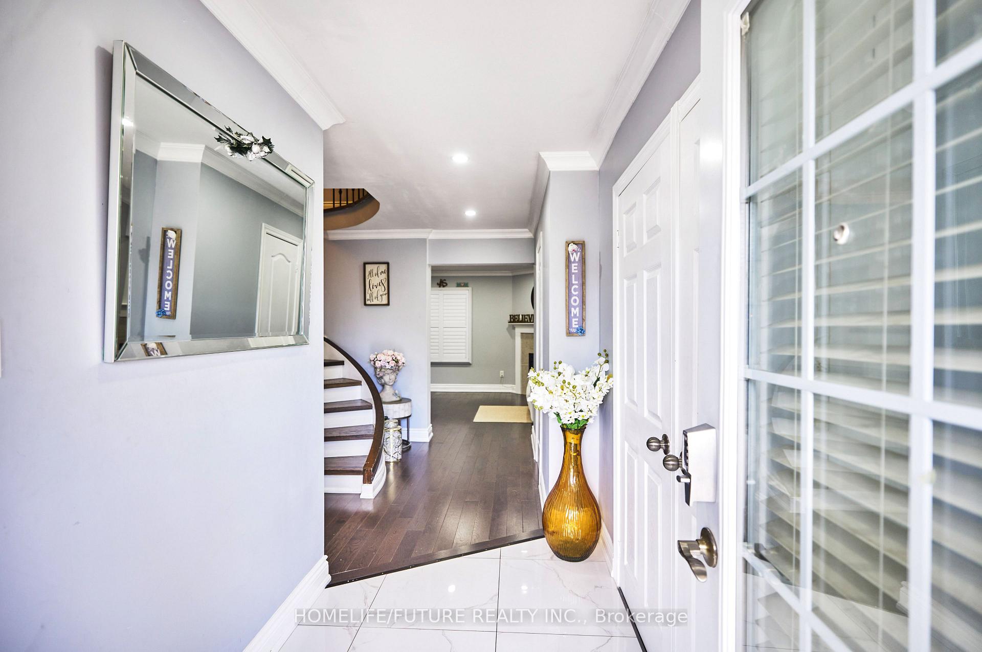 Photo 4 of 58 O'Shaughnessy Crescent, Barrie, Holly — HOMEH