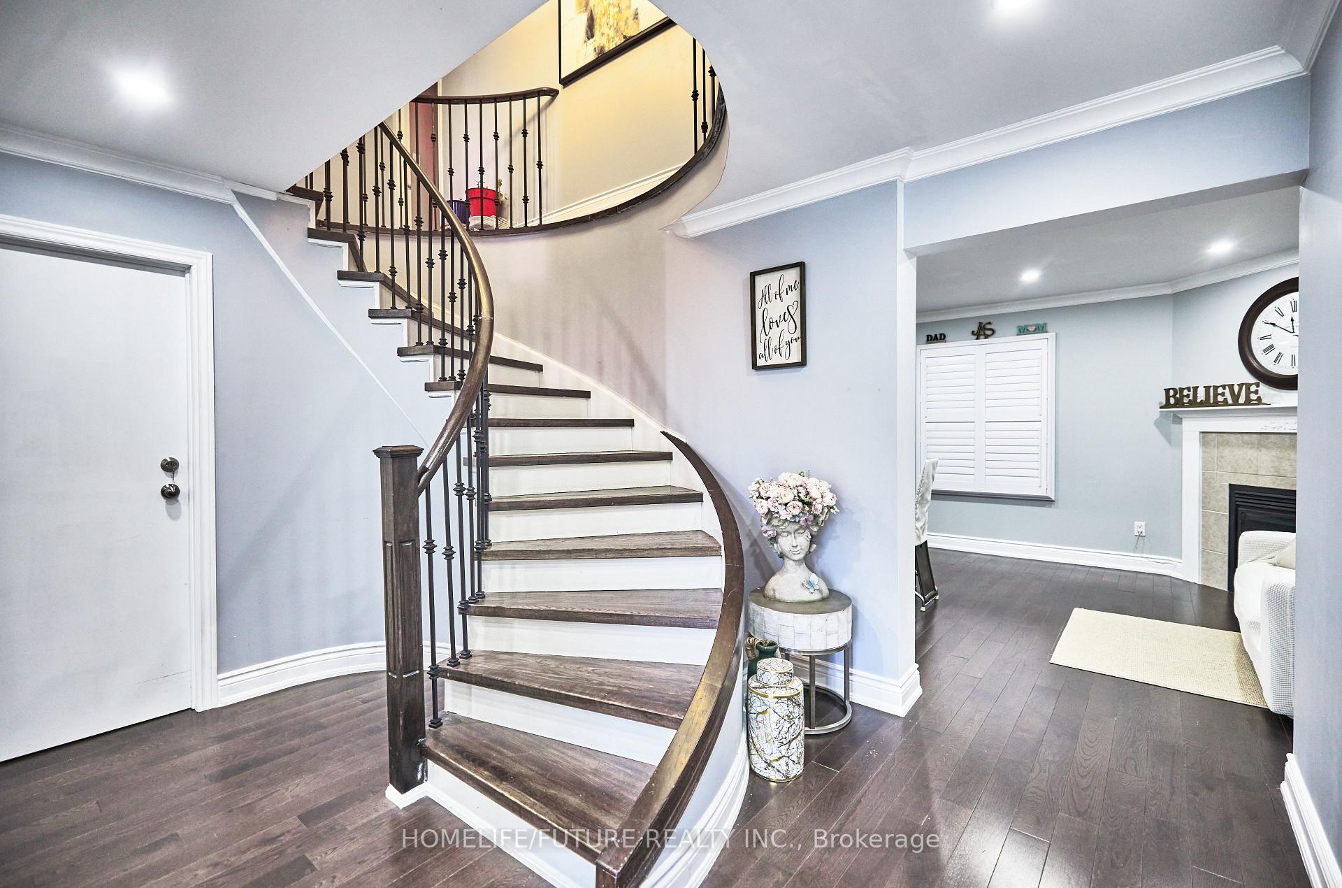 Photo 5 of 58 O'Shaughnessy Crescent, Barrie, Holly — HOMEH