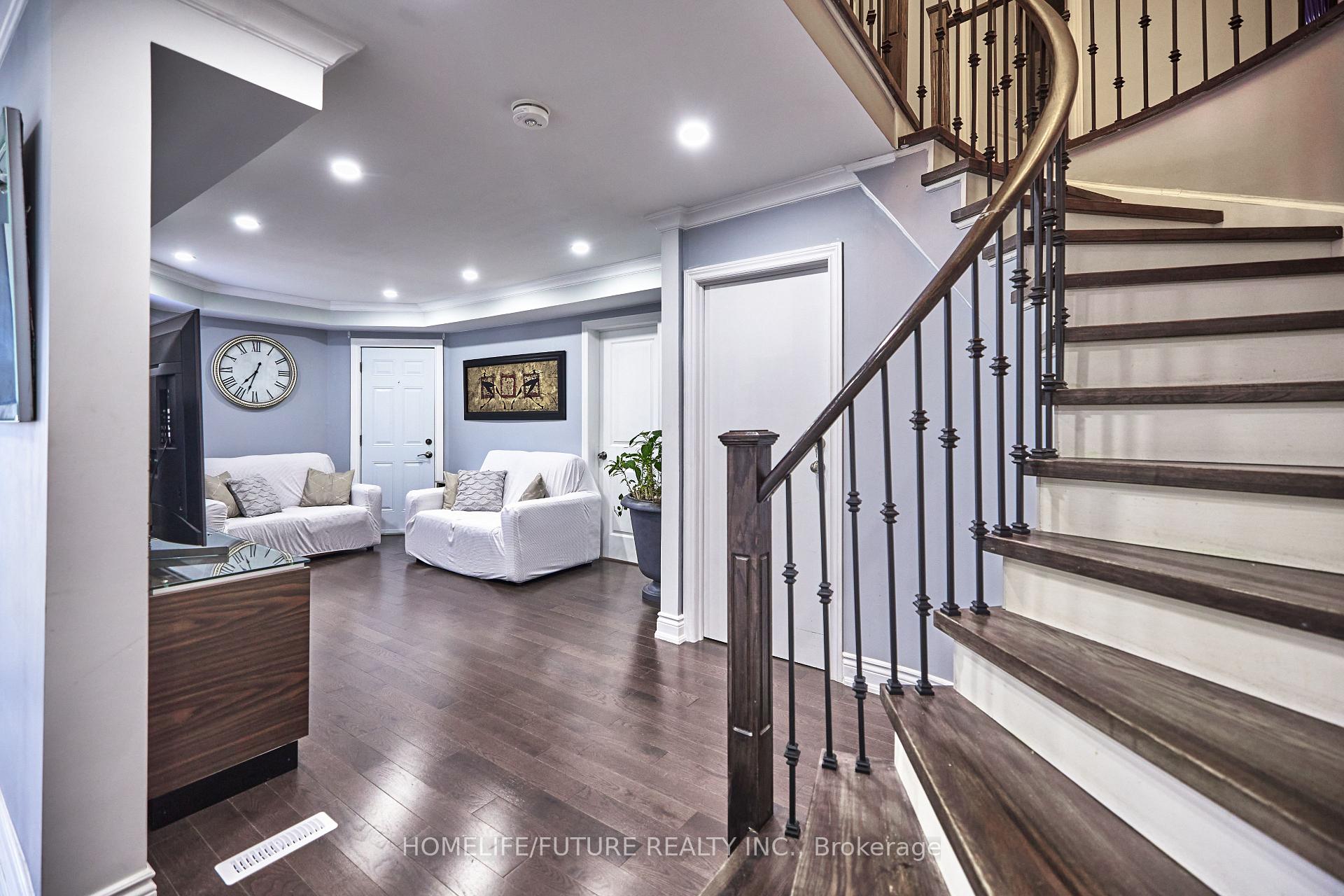 Photo 6 of 58 O'Shaughnessy Crescent, Barrie, Holly — HOMEH