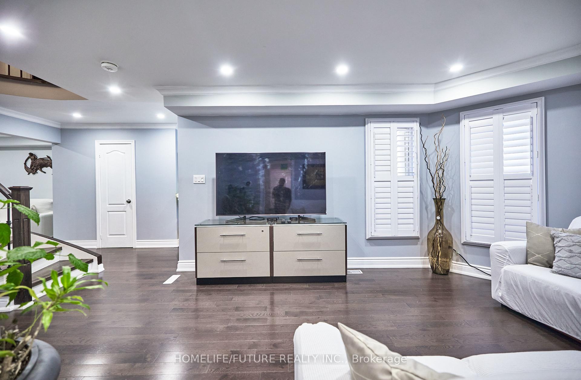 Photo 7 of 58 O'Shaughnessy Crescent, Barrie, Holly — HOMEH