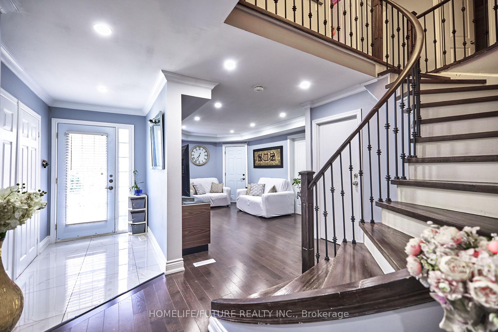 Photo 8 of 58 O'Shaughnessy Crescent, Barrie, Holly — HOMEH
