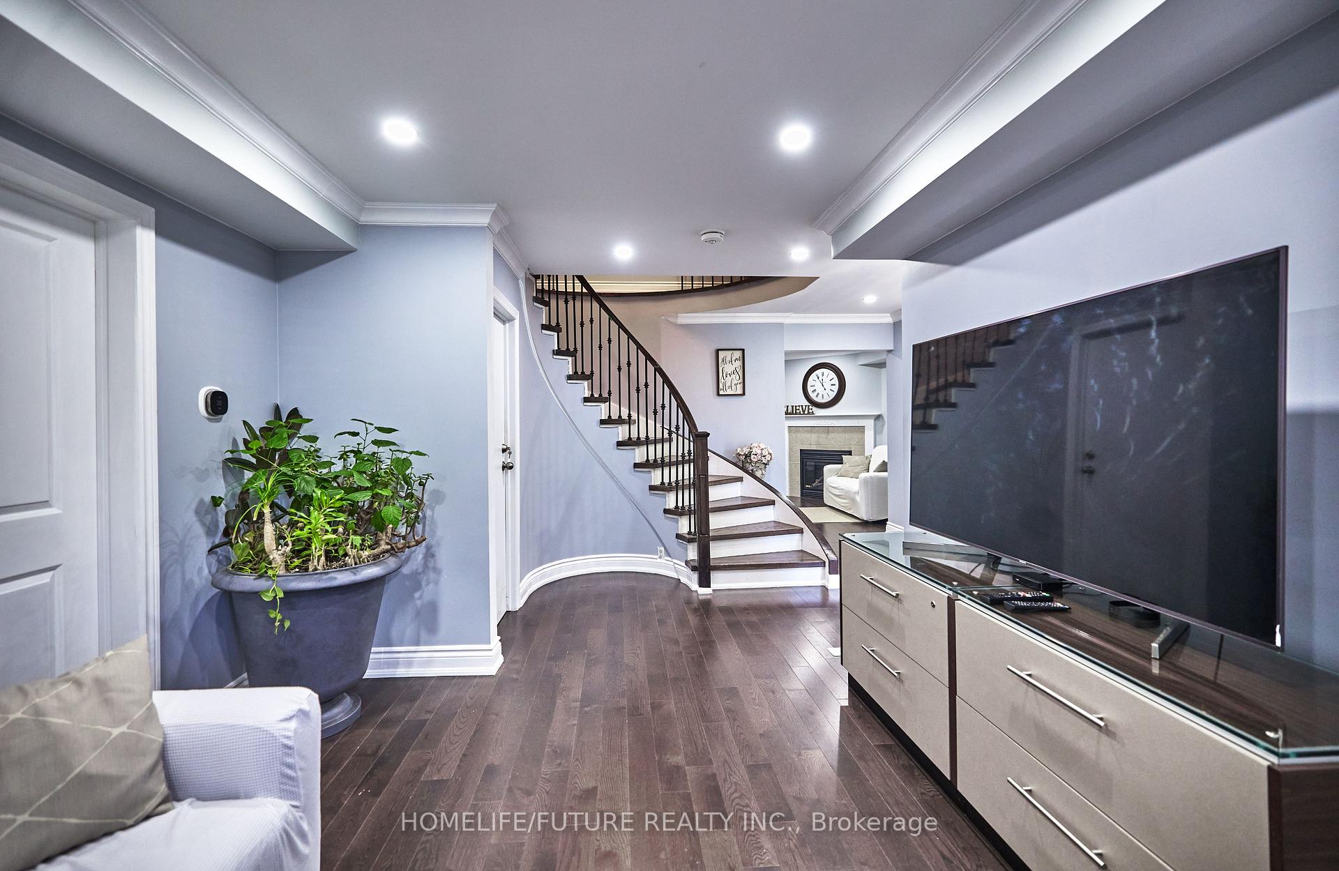 Photo 11 of 58 O'Shaughnessy Crescent, Barrie, Holly — HOMEH