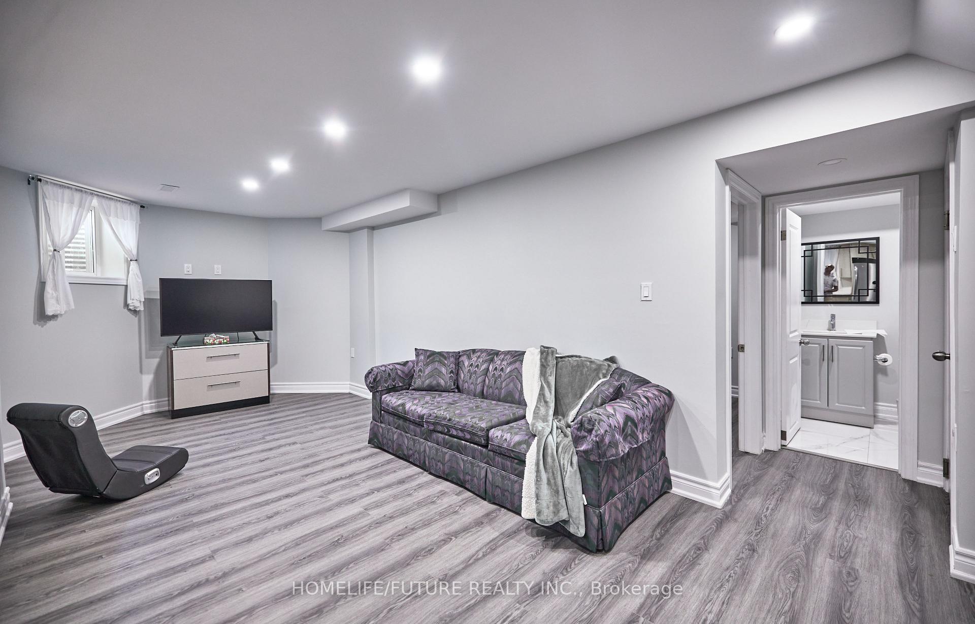 Photo 44 of 58 O'Shaughnessy Crescent, Barrie, Holly — HOMEH