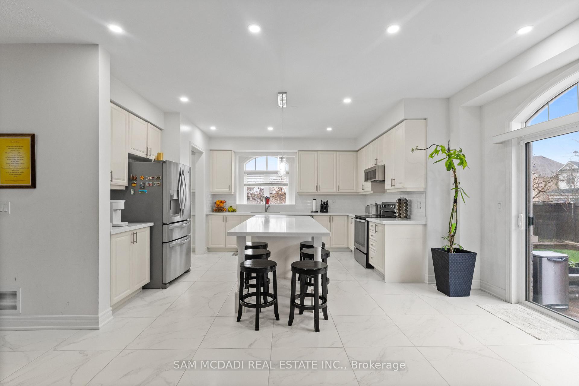 Photo 11 of 2 Bakersfield Road, Brampton, Vales of Castlemore — HOMEH