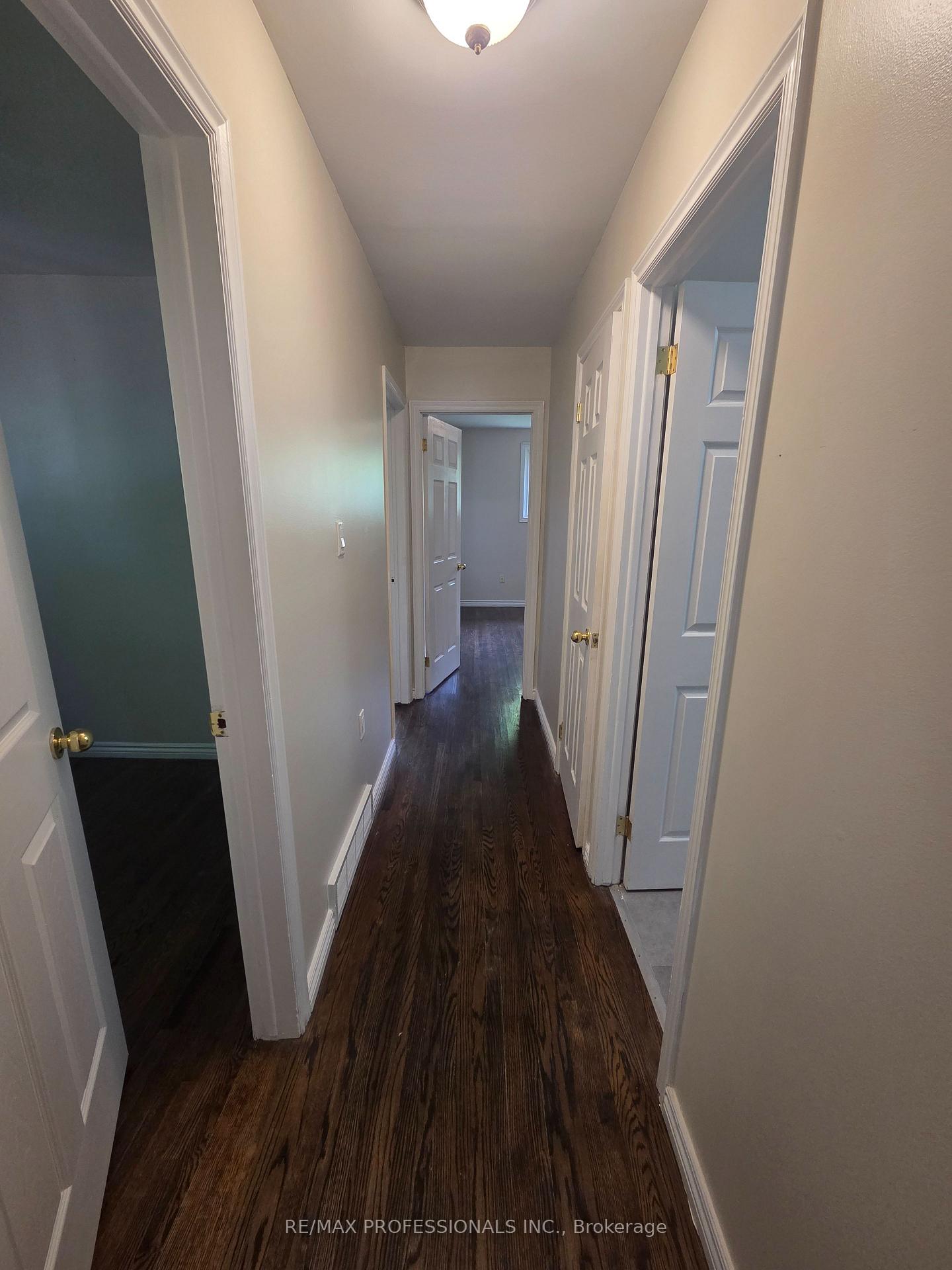 Photo 4 of Unit UPPER, 881 Lawrence Road, Hamilton, Glenview — HOMEH