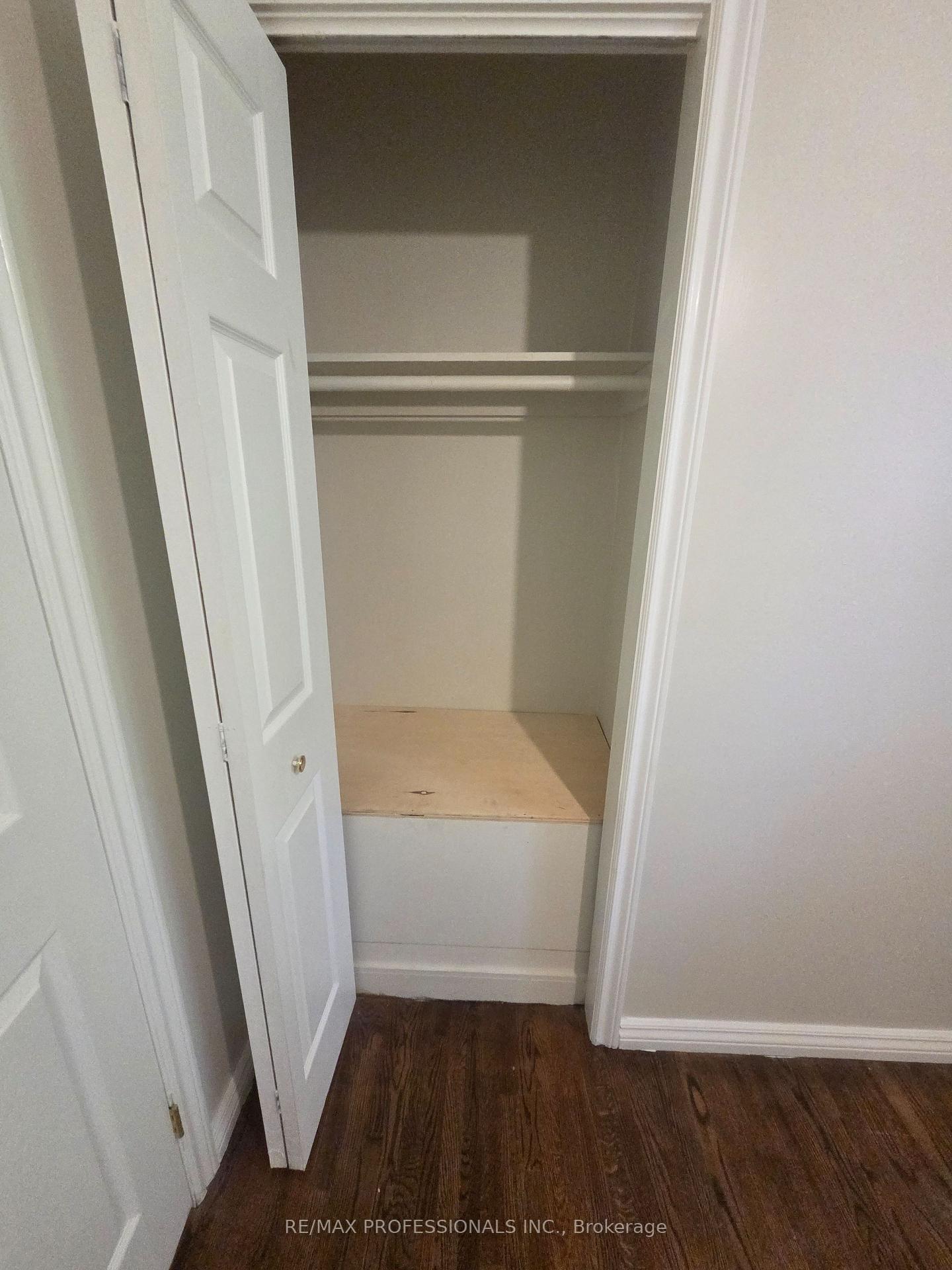Photo 8 of Unit UPPER, 881 Lawrence Road, Hamilton, Glenview — HOMEH
