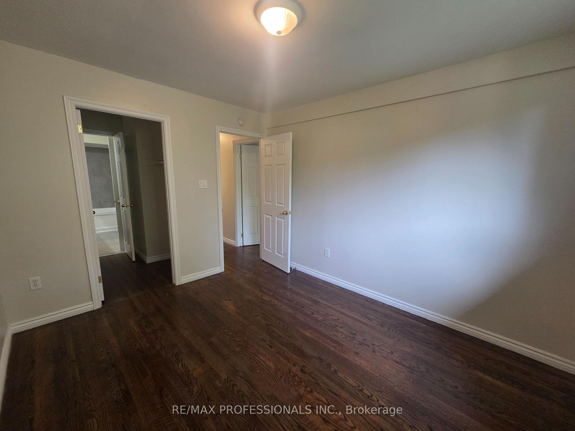 Photo 16 of Unit UPPER, 881 Lawrence Road, Hamilton, Glenview — HOMEH
