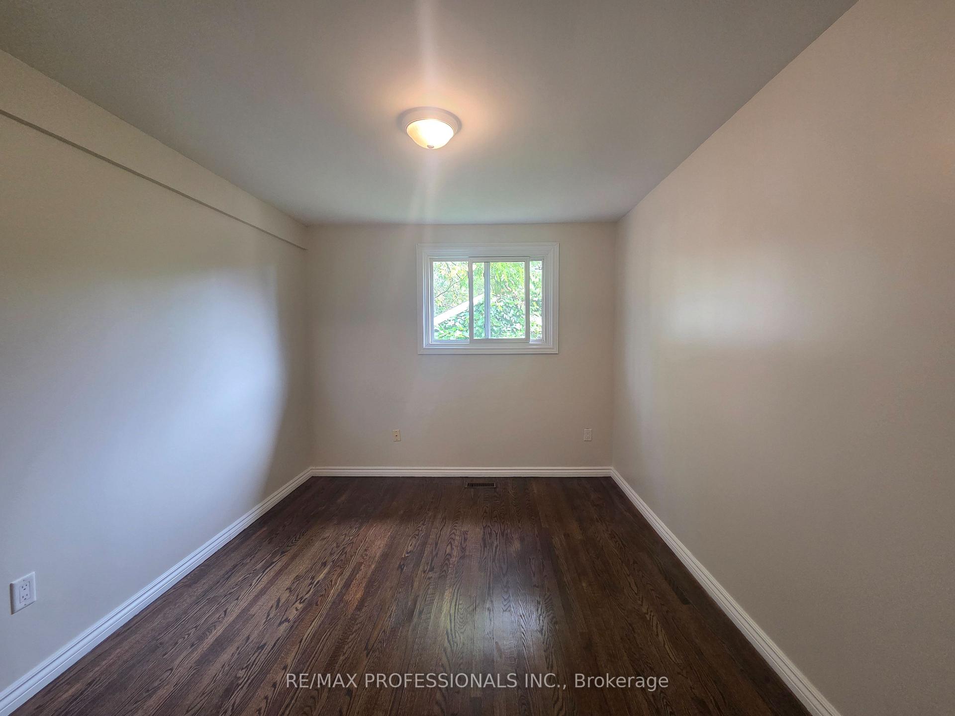 Photo 17 of Unit UPPER, 881 Lawrence Road, Hamilton, Glenview — HOMEH