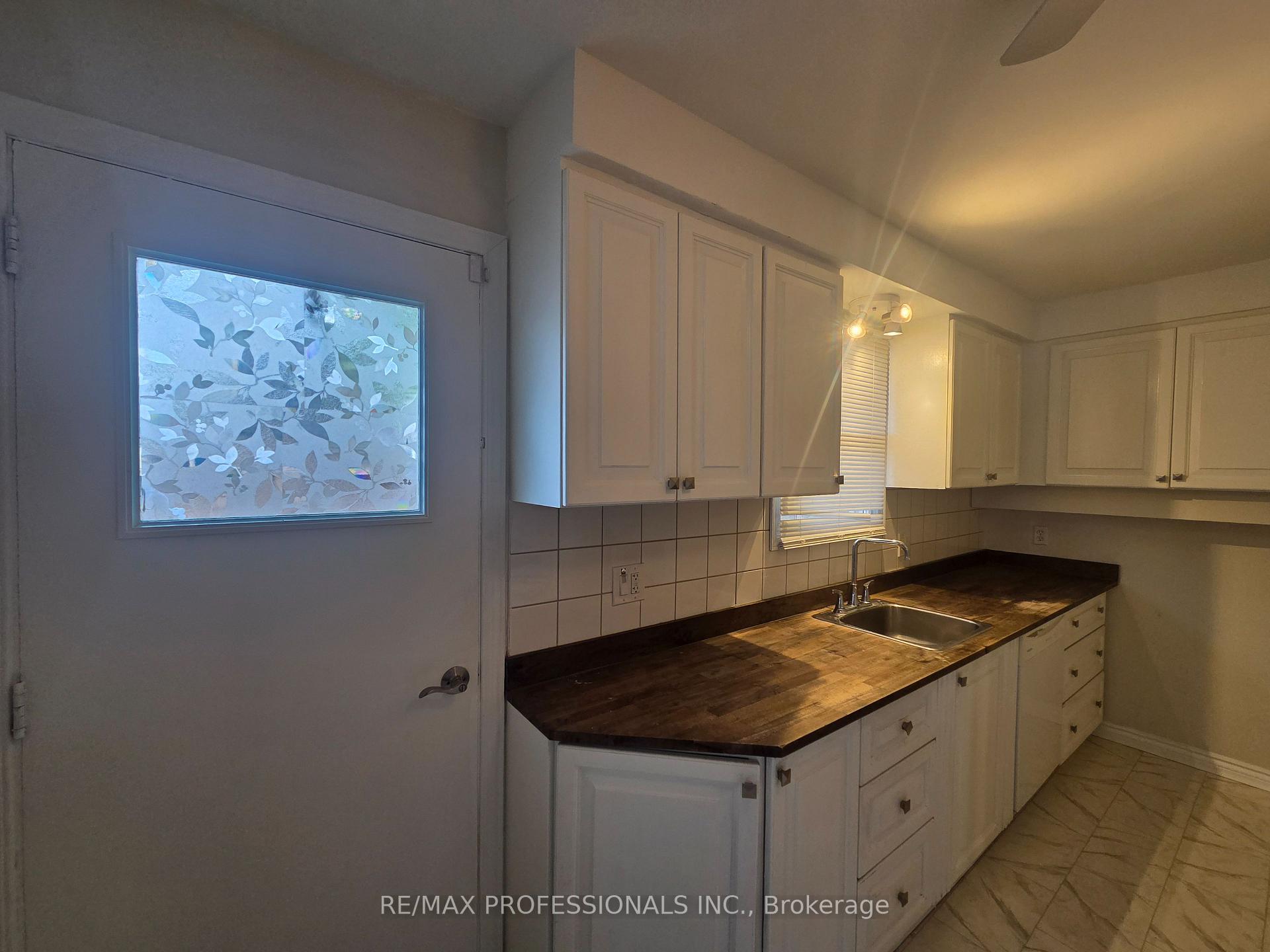 Photo 22 of Unit UPPER, 881 Lawrence Road, Hamilton, Glenview — HOMEH
