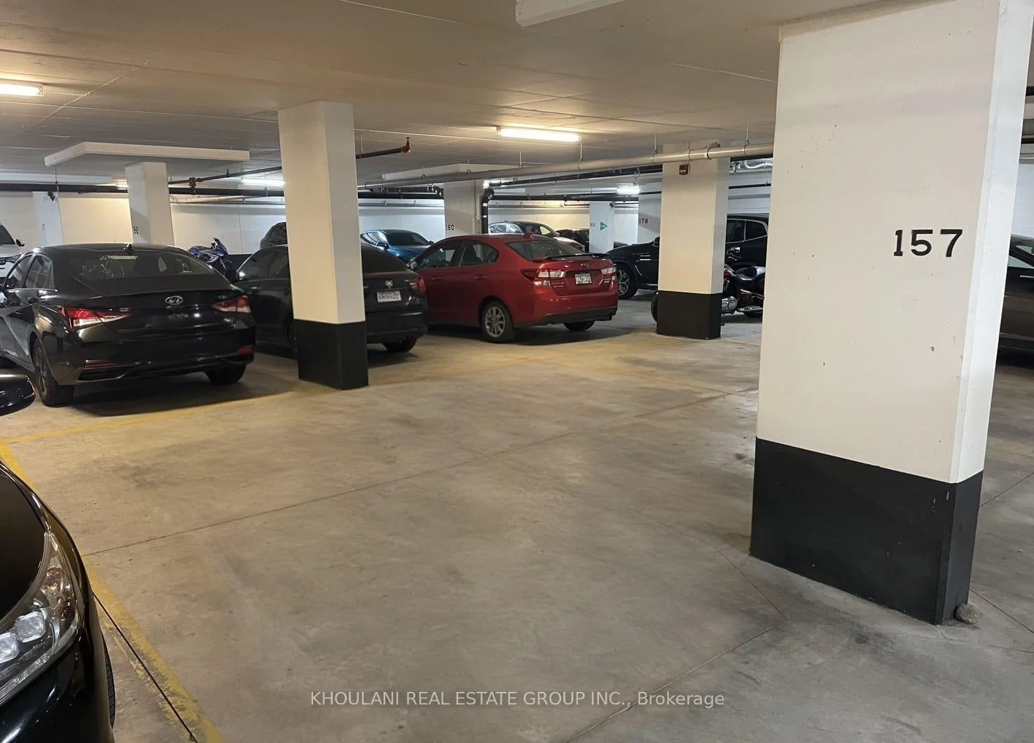 Photo 2 of 11 Applewood Lane, Etobicoke, Etobicoke West Mall — HOMEH