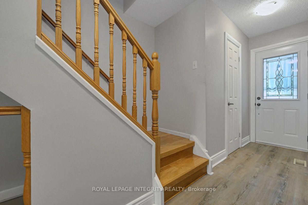 Photo 2 of 2432 Autumn Hill Crescent, Ottawa, Blackburn Hamlet (South) — HOMEH