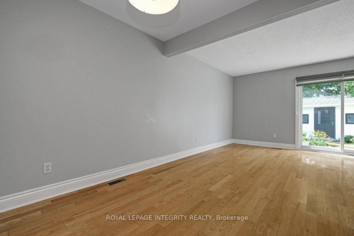 Photo 6 of 2432 Autumn Hill Crescent, Ottawa, Blackburn Hamlet (South) — HOMEH