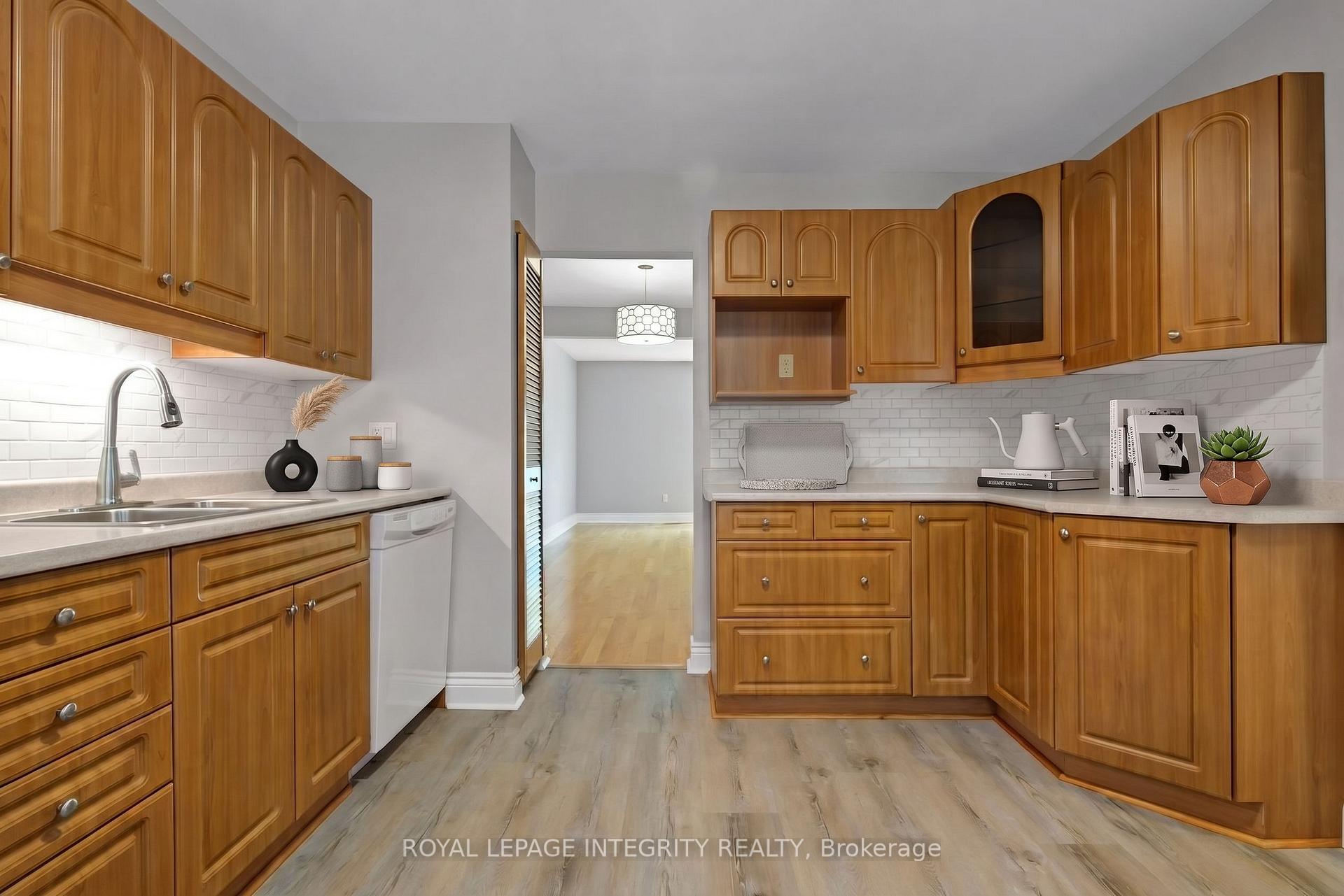Photo 8 of 2432 Autumn Hill Crescent, Ottawa, Blackburn Hamlet (South) — HOMEH