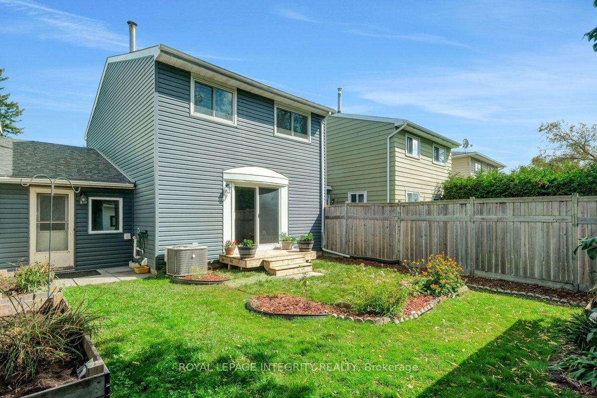 Photo 22 of 2432 Autumn Hill Crescent, Ottawa, Blackburn Hamlet (South) — HOMEH