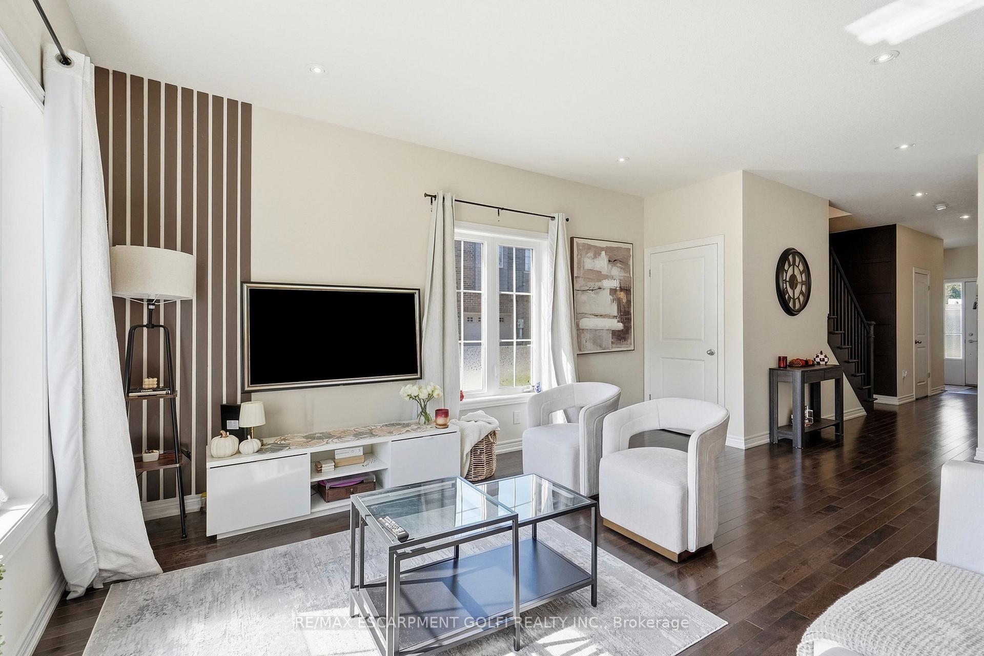 Photo 5 of Unit 8, 43 Kerman Avenue, Grimsby, Grimsby West — HOMEH
