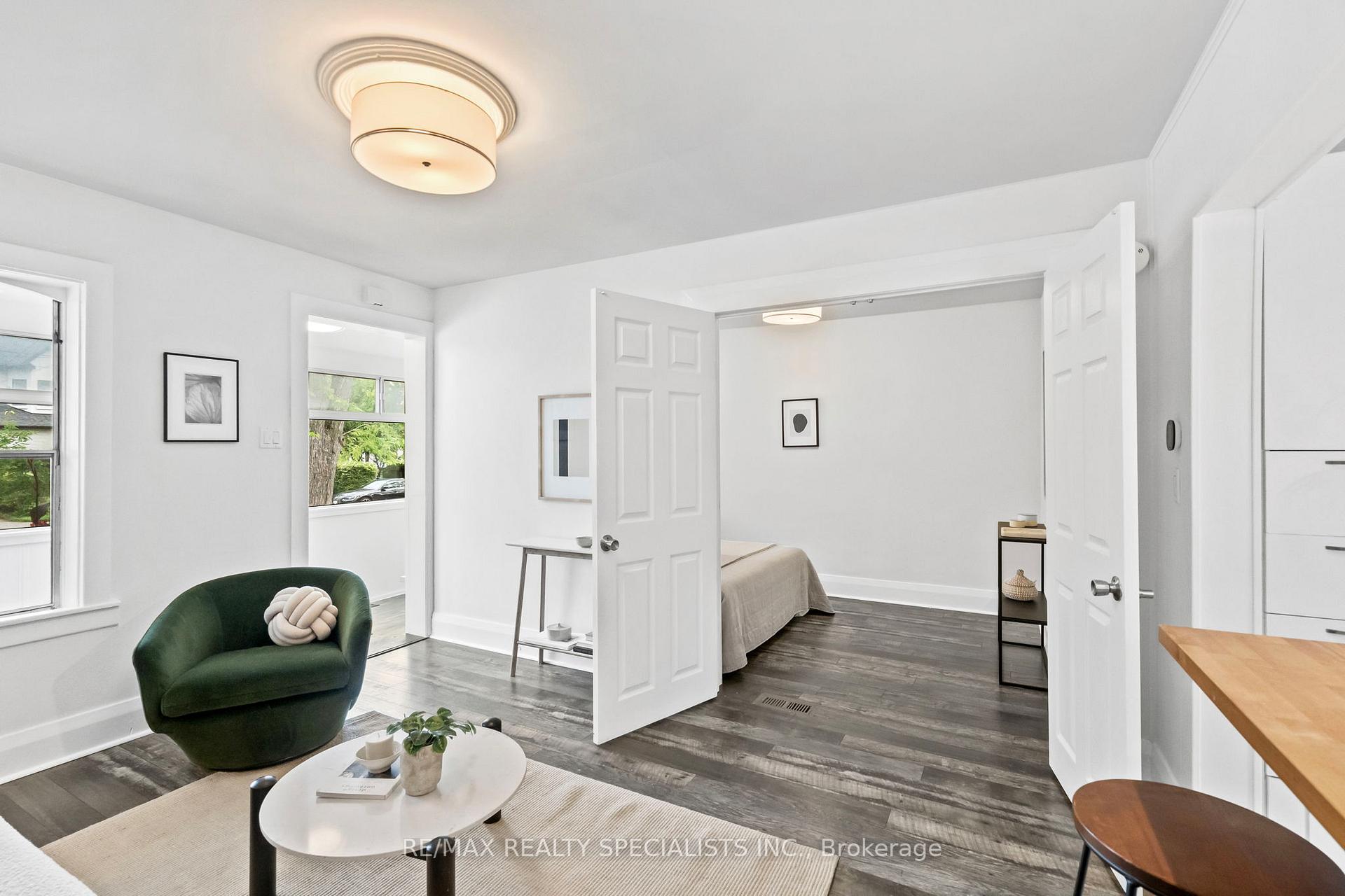 Photo 10 of 159 Hillside Avenue, Etobicoke, Mimico — HOMEH
