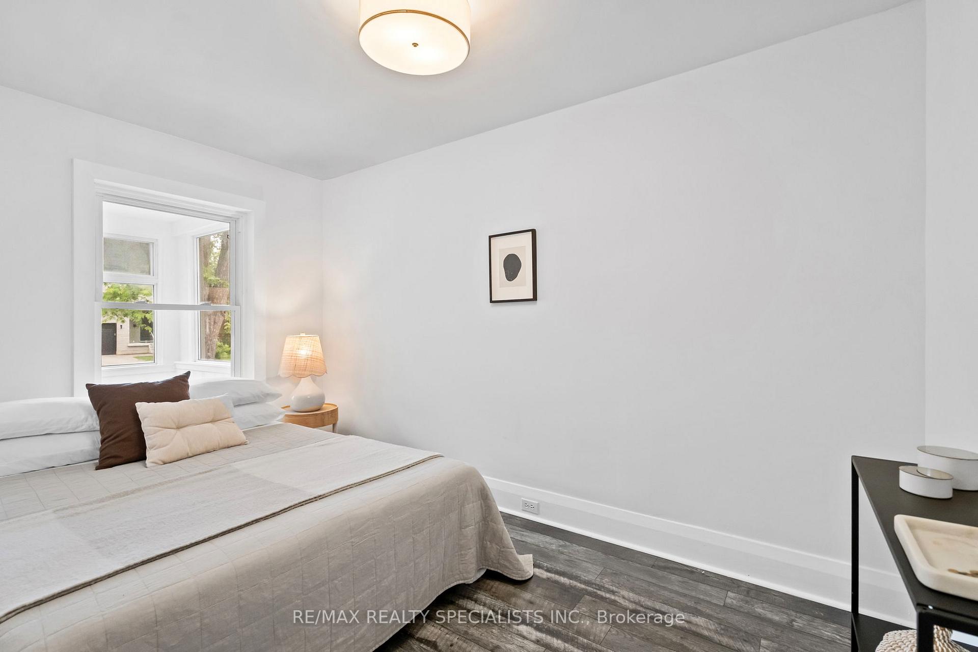 Photo 17 of 159 Hillside Avenue, Etobicoke, Mimico — HOMEH