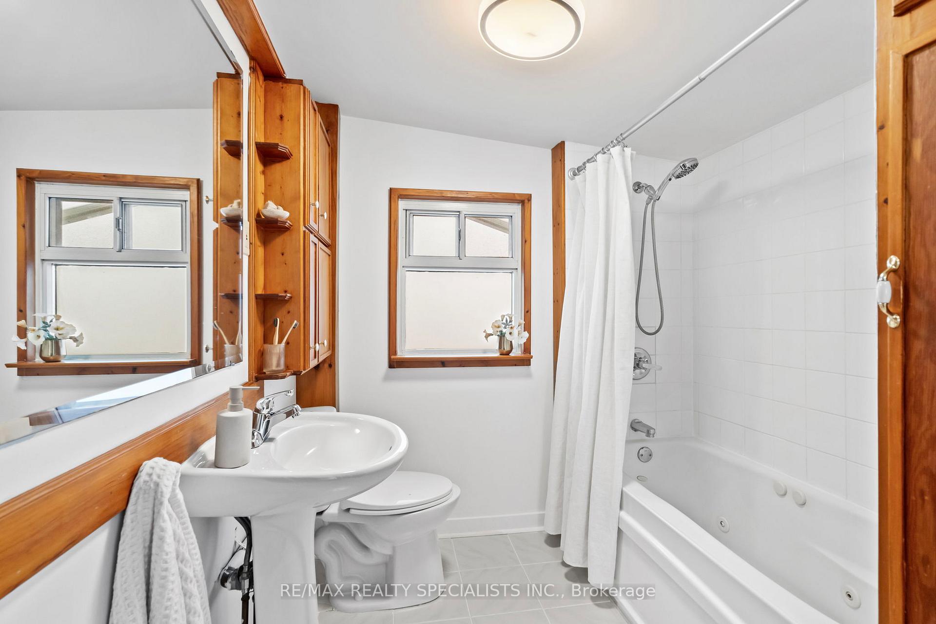 Photo 20 of 159 Hillside Avenue, Etobicoke, Mimico — HOMEH