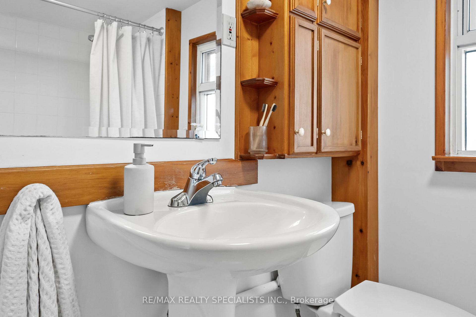 Photo 21 of 159 Hillside Avenue, Etobicoke, Mimico — HOMEH