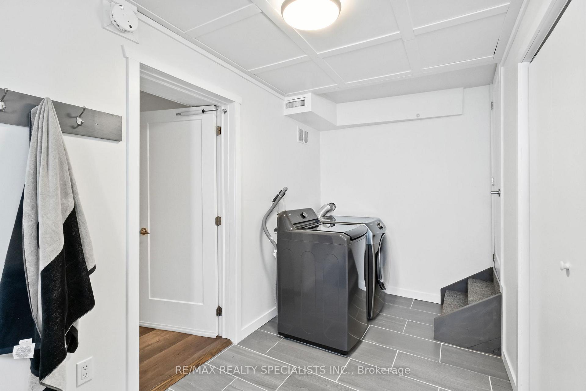 Photo 29 of 159 Hillside Avenue, Etobicoke, Mimico — HOMEH